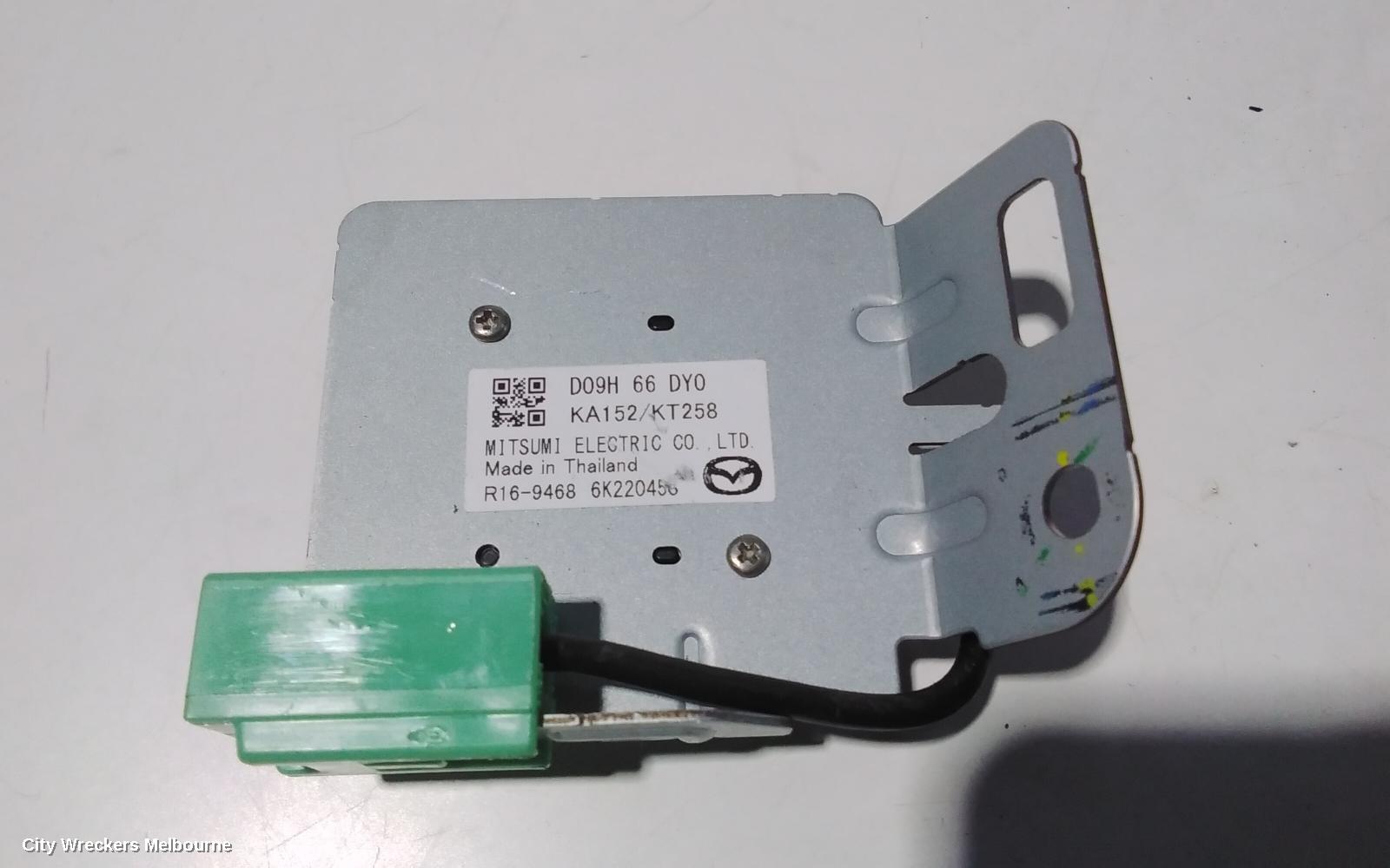MAZDA CX3 RADIO/CD/DVD/SAT/TV, DISPLAY UNIT, 7IN TOUCHSCREEN, DK, 03/2015 - 02/2022 - Image 2