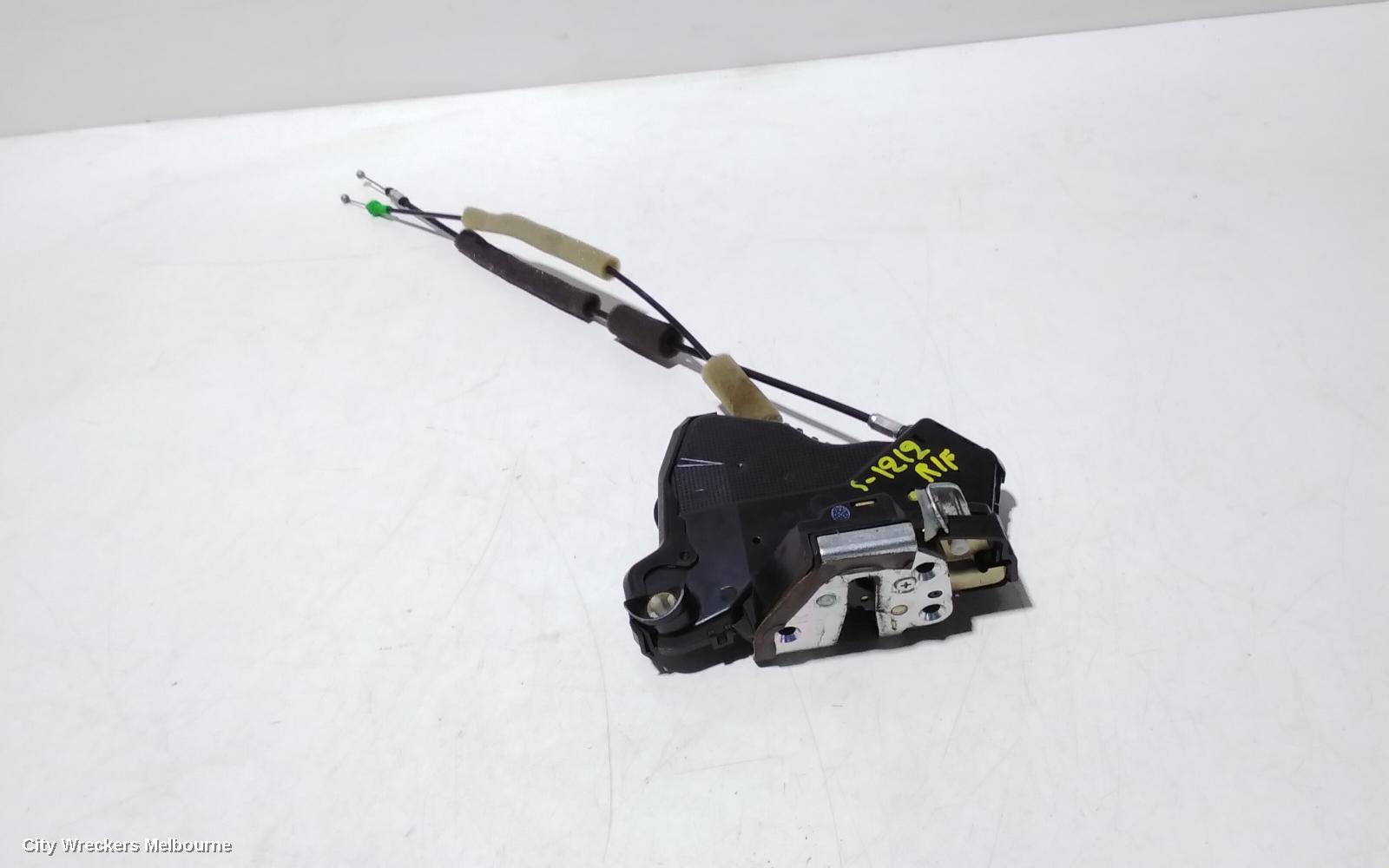 LEXUS ES300 (92-05) DOOR/BOOT/GATE LOCK, MCV30, RIGHT FRONT DOOR LOCK, 10/2001 - 12/2005 - Image 1
