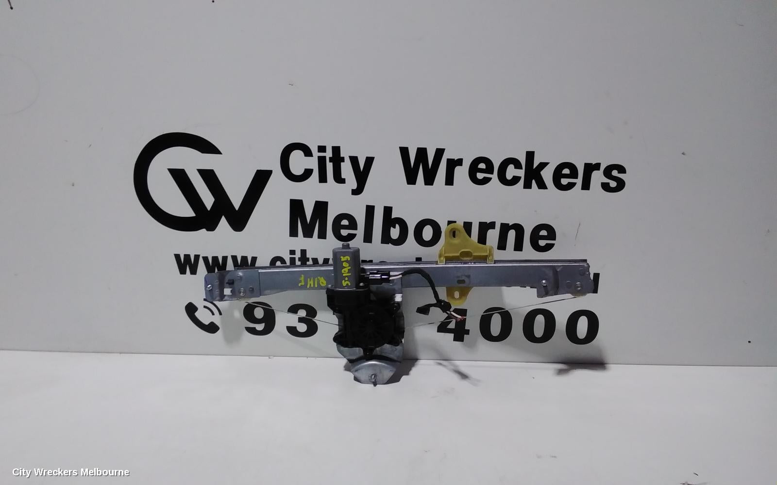 RENAULT CLIO RIGHT FRONT WINDOW REG/MOTOR, X98, 09/2013 - 10/2019 - Image 1