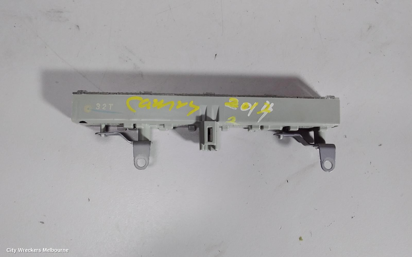 TOYOTA CAMRY HIGH LEVEL STOPLIGHT, XV50, 12/2011 - 05/2015 - Image 3