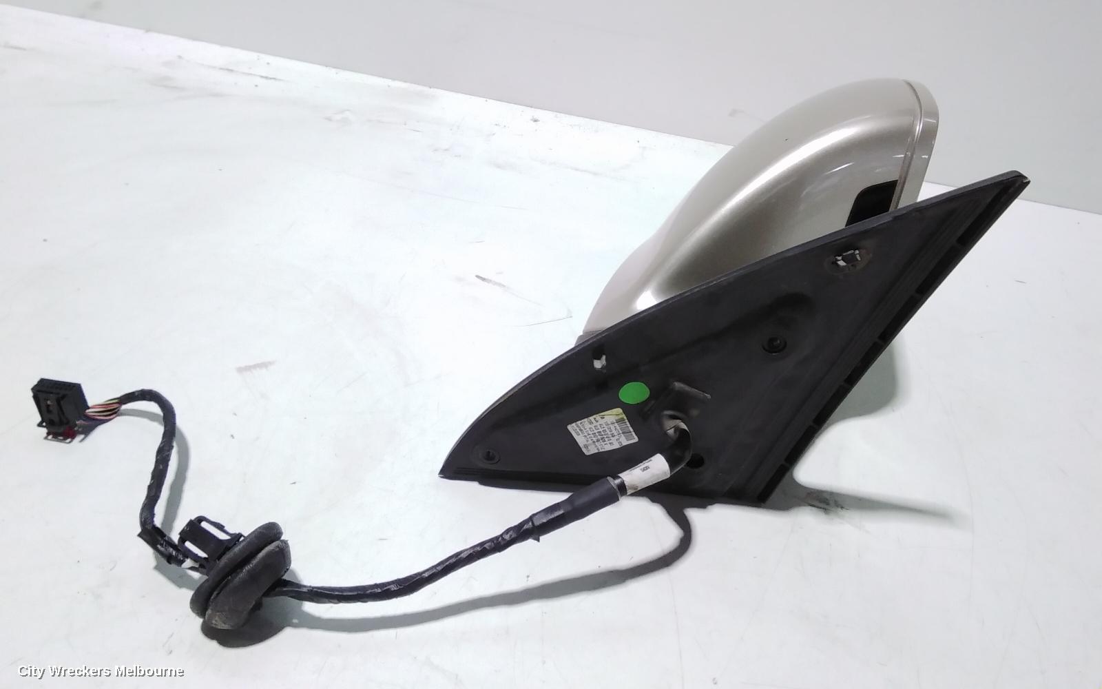 AUDI Q7 RIGHT DOOR MIRROR, 4L, POWER FOLD, W/ INDICATOR, NON MEMORY & NO LANE CHANGE ASSIST TYPE, 09/2006 - 09/2009 - Image 3