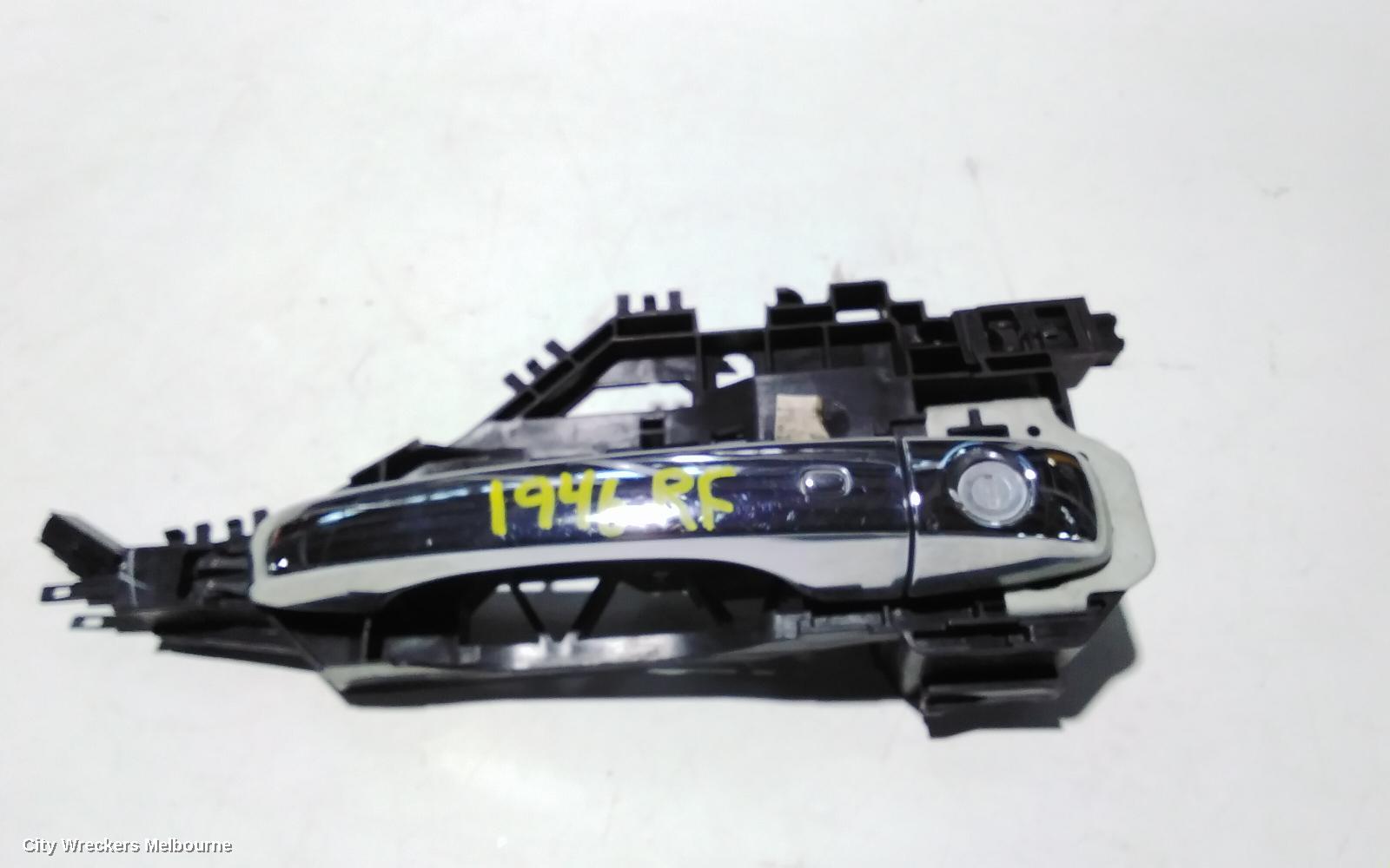 CHRYSLER 300C DOOR HANDLE, OUTER, RH FRONT, LX2, 07/2012 - 12/2014 - Image 1