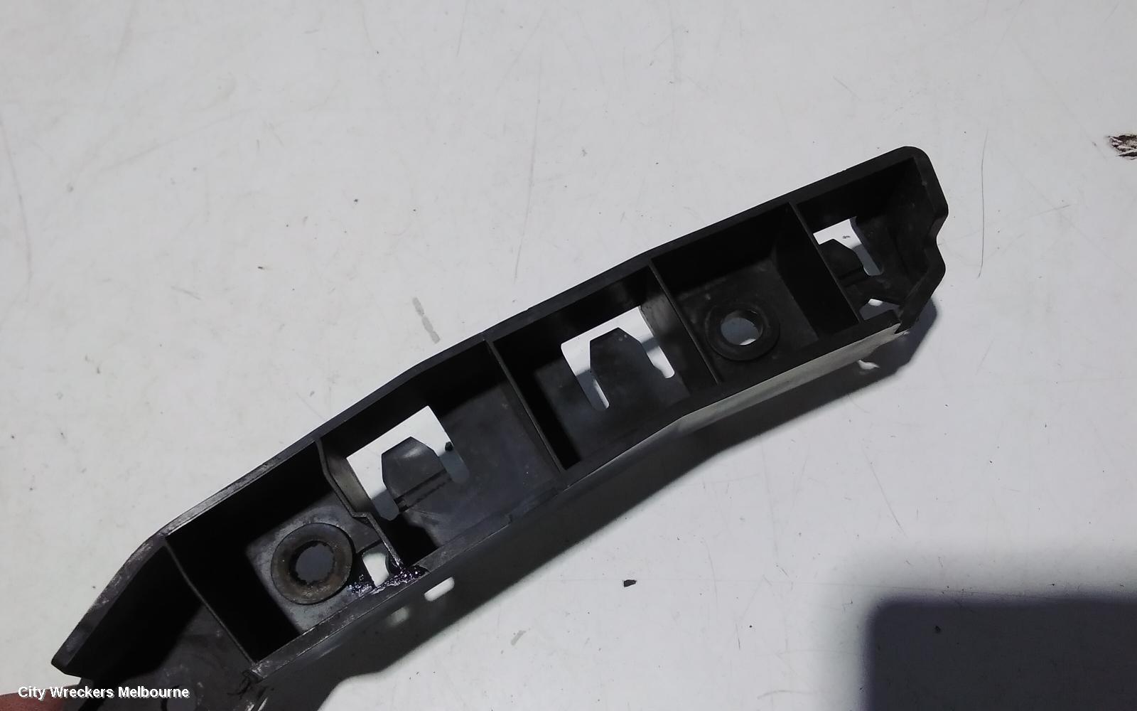 FORD FOCUS, LW 05/2011 - 08/2015, RHF BAR SLIDER: 91737 - Image 3
