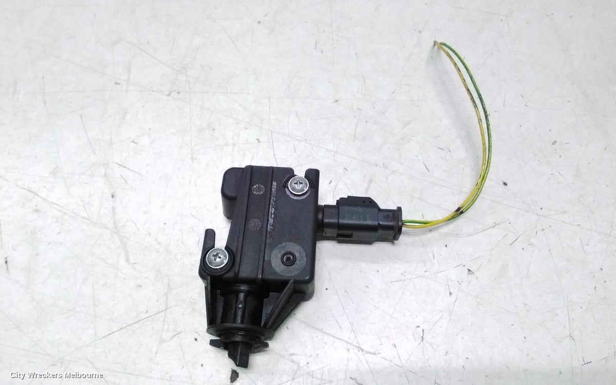 PEUGEOT 508, 07/2011 - 12/2017, FUEL DOOR ACTUATOR: 138756 - Image 2