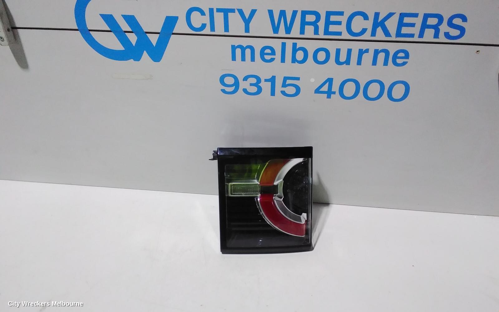 LAND ROVER DISCOVERY SPORT REAR GARNISH, TAILGATE LAMP (RH SIDE), W/ THIN RED LINE, L550, 01/2015 - 06/2019 - Image 1
