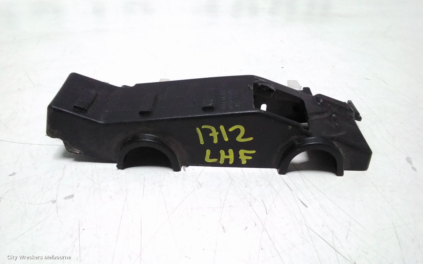 HYUNDAI TUCSON, TL, 06/2015 - 01/2021, LHF GUARD BRACKET: 110866 - Image 2
