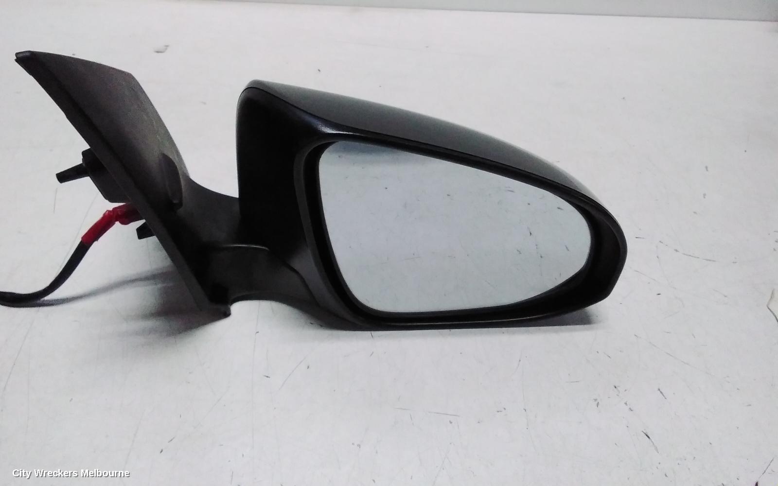 TOYOTA COROLLA RIGHT DOOR MIRROR, ZRE182R/ZWE186R, HATCH, W/ MANUAL FOLD TYPE, 08/2012 - 06/2018 - Image 1