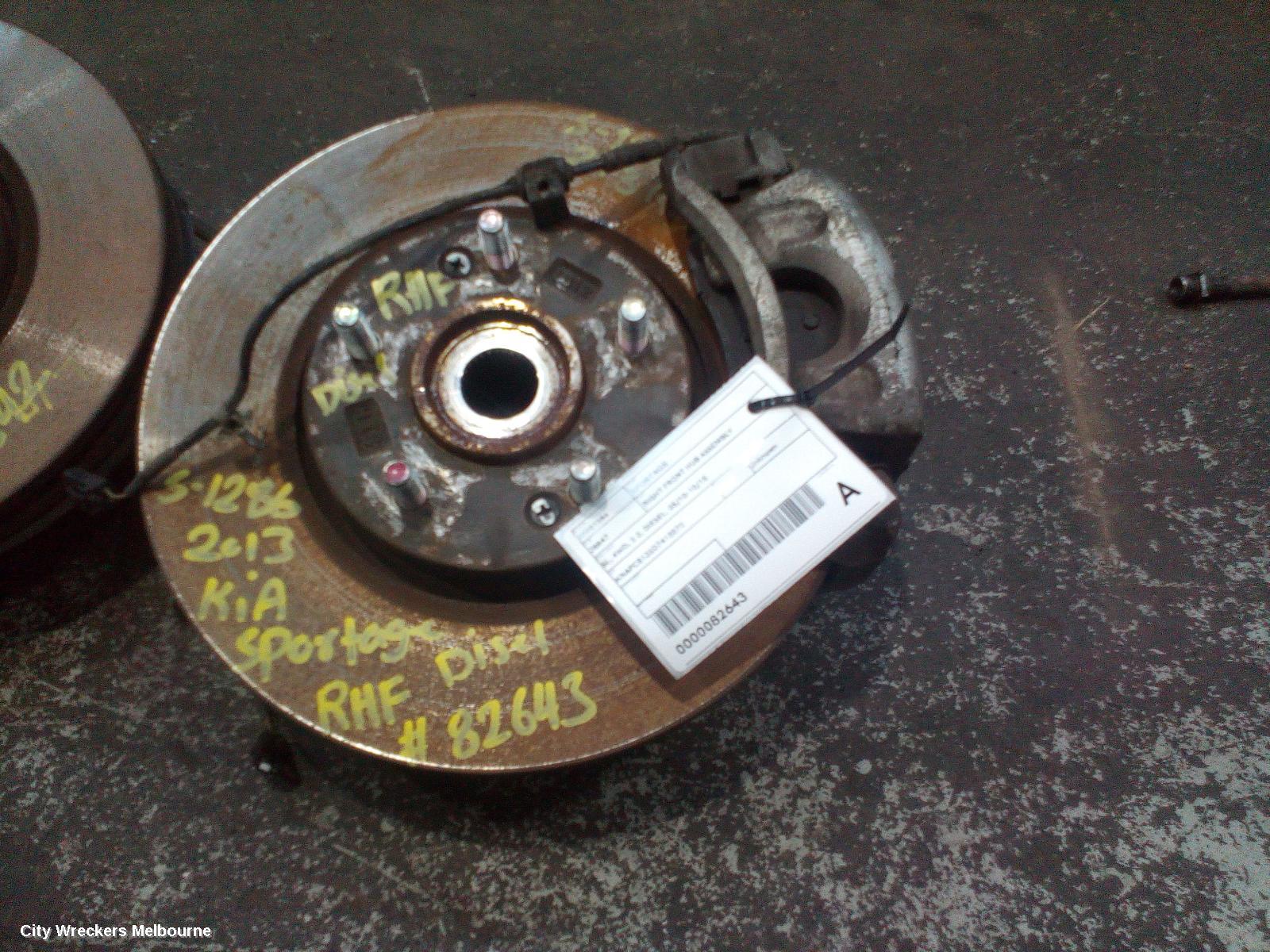 KIA SPORTAGE RIGHT FRONT HUB ASSEMBLY, SL, 4WD, DIESEL, 05/2010 - 10/2015 - Image 1