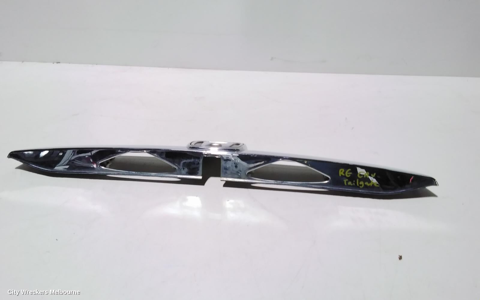 HONDA CRV REAR GARNISH, TAILGATE GARNISH (UPPER NUMBER PLATE LAMP), RE, 03/2007 - 10/2012 - Image 3