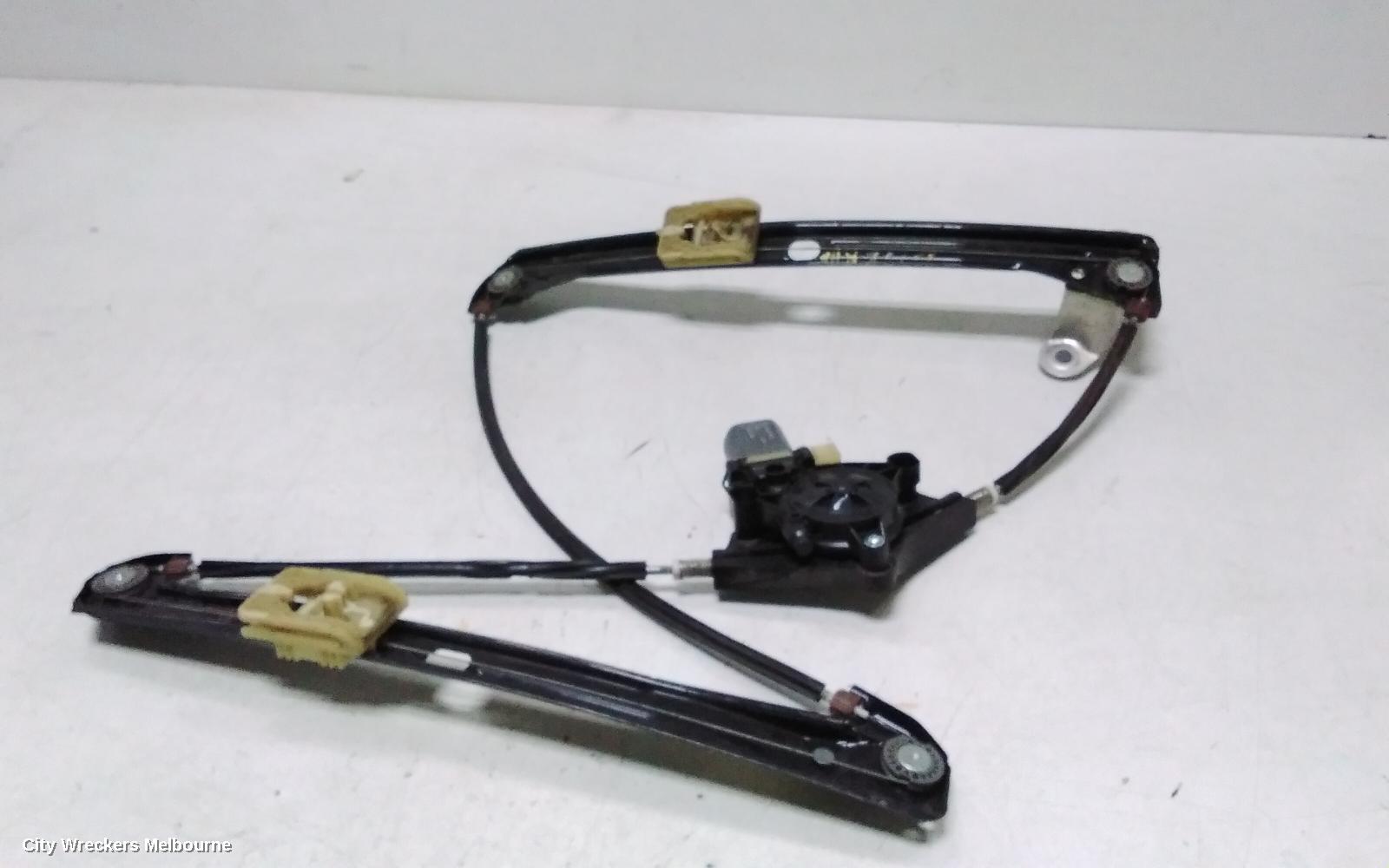 VOLKSWAGEN GOLF RIGHT FRONT WINDOW REG/MOTOR, GEN 7, 5DR HATCH, DOOR REG ASSY (REG AND MOTOR), 11/2012 - 08/2020 - Image 1
