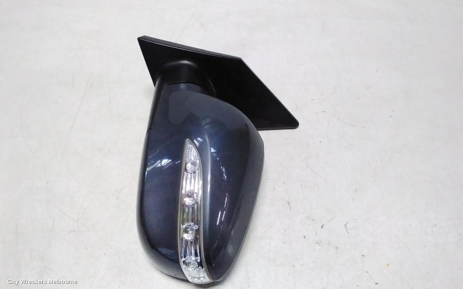 HYUNDAI IX35 LEFT DOOR MIRROR, LM SERIES, MANUAL FOLD (6 PIN), 11/2009 - 01/2016 - Image 1