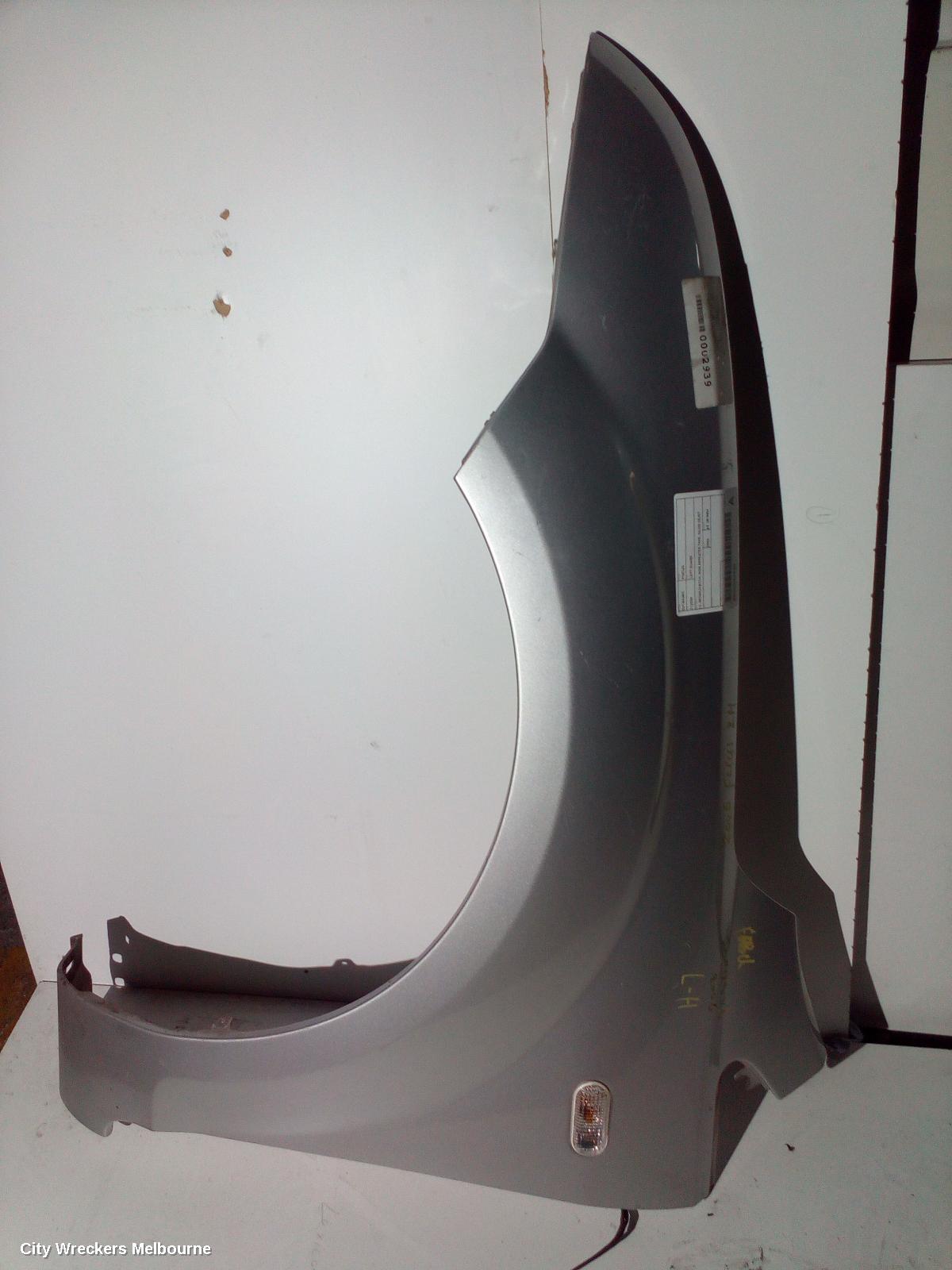 FORD FOCUS LEFT GUARD, LS, SEDAN/HATCH, W/ REPEATER TYPE, 06/2005 - 05/2007 - Image 2