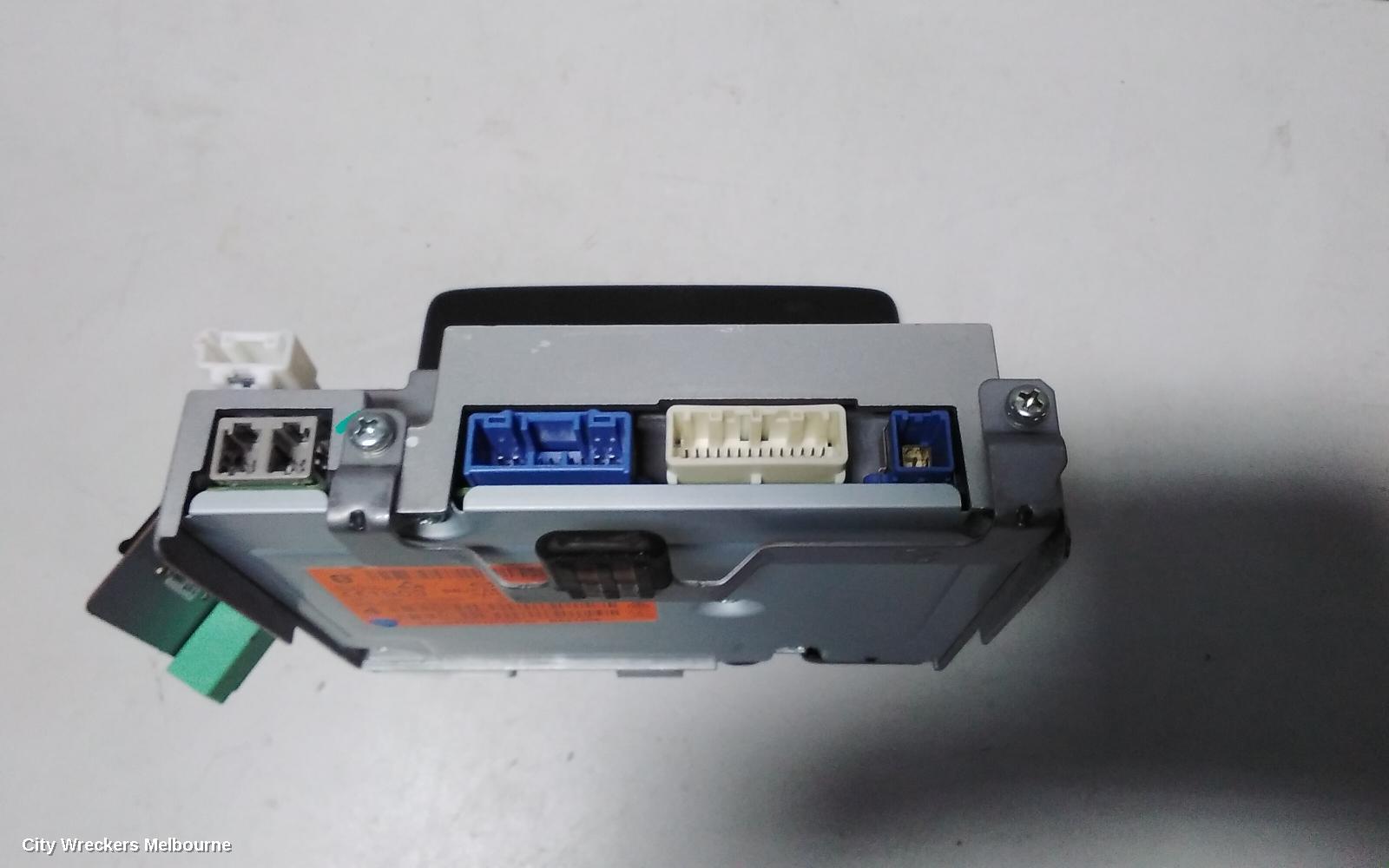 MAZDA CX3 RADIO/CD/DVD/SAT/TV, DISPLAY UNIT, 7IN TOUCHSCREEN, DK, 03/2015 - 02/2022 - Image 3