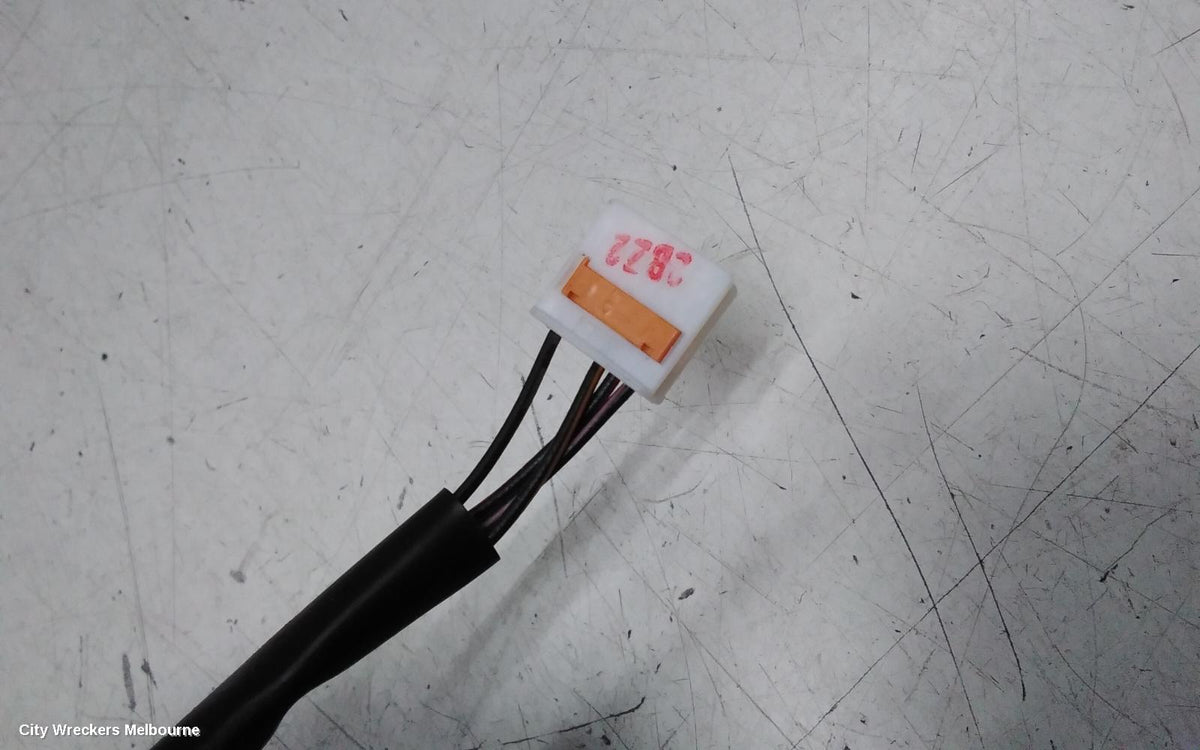 KIA STONIC LEFT TAILLIGHT, YB, IN BODY, NON LED TYPE, 08/2020 ONWARDS - Image 3