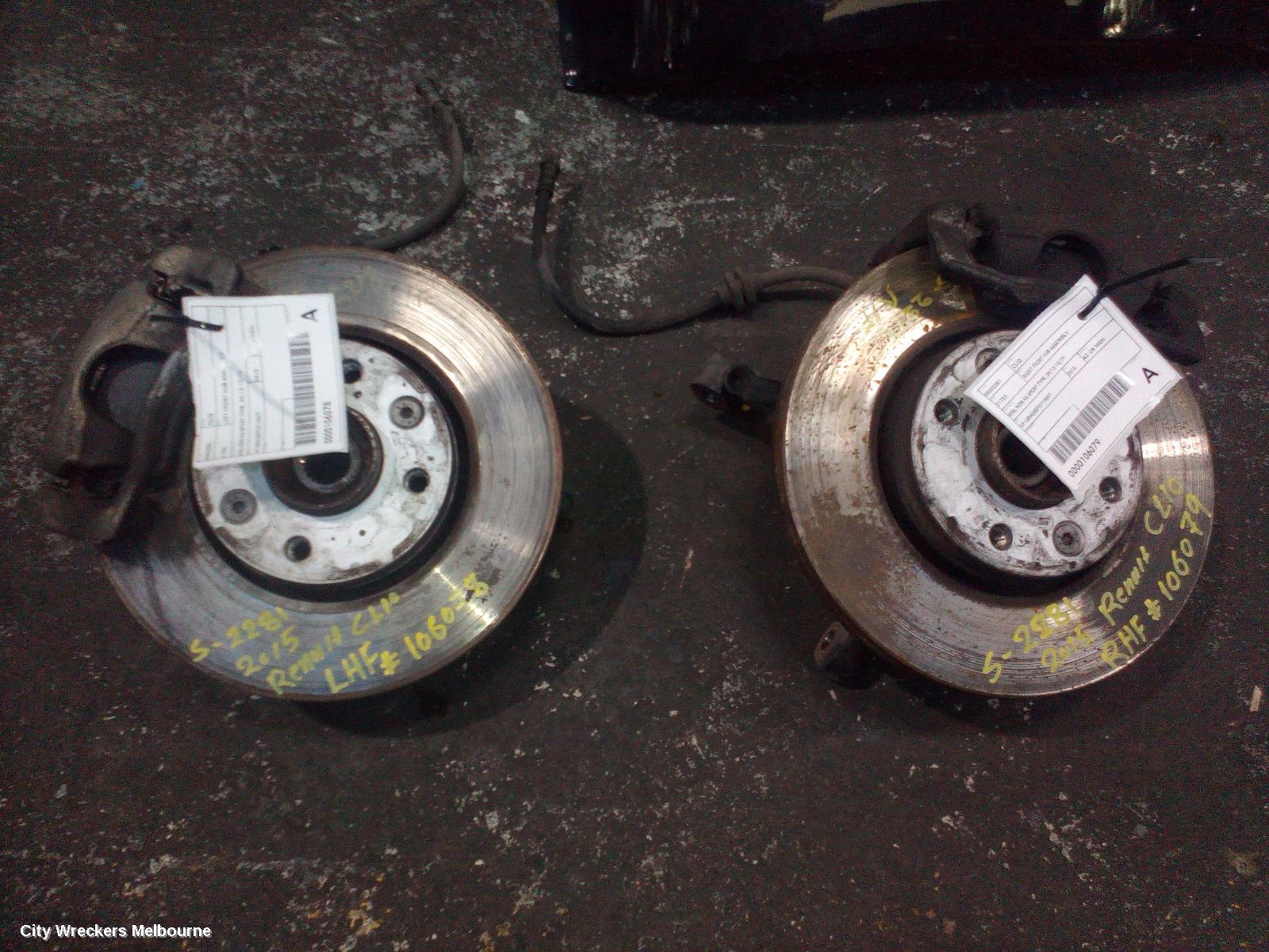 RENAULT CLIO LEFT FRONT HUB ASSEMBLY, X98, NON RS SPORT TYPE, 09/2013 - 10/2019 - Image 3