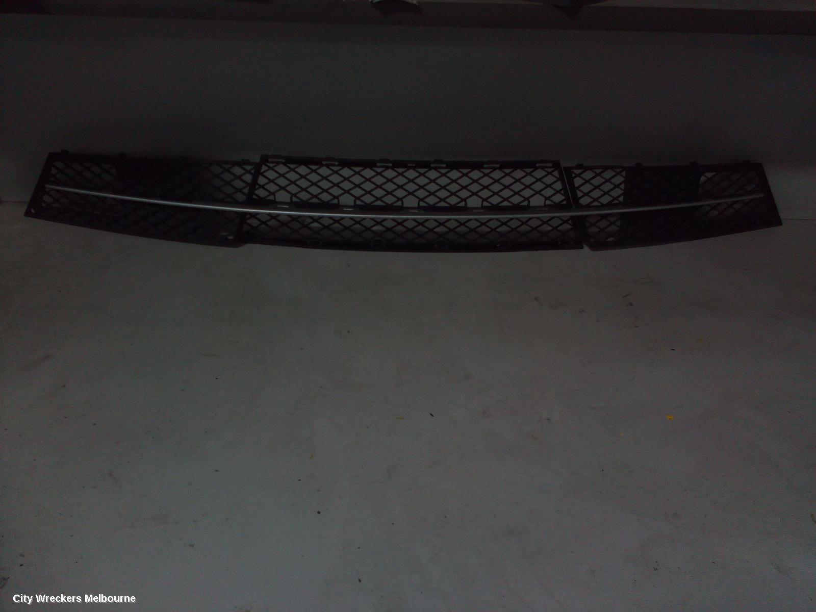 BMW 5 SERIES GRILLE, BUMPER GRILLE (CENTRE), E60, NON M SPORTS PACKAGE, 01/2007 - 04/2010 - Image 1