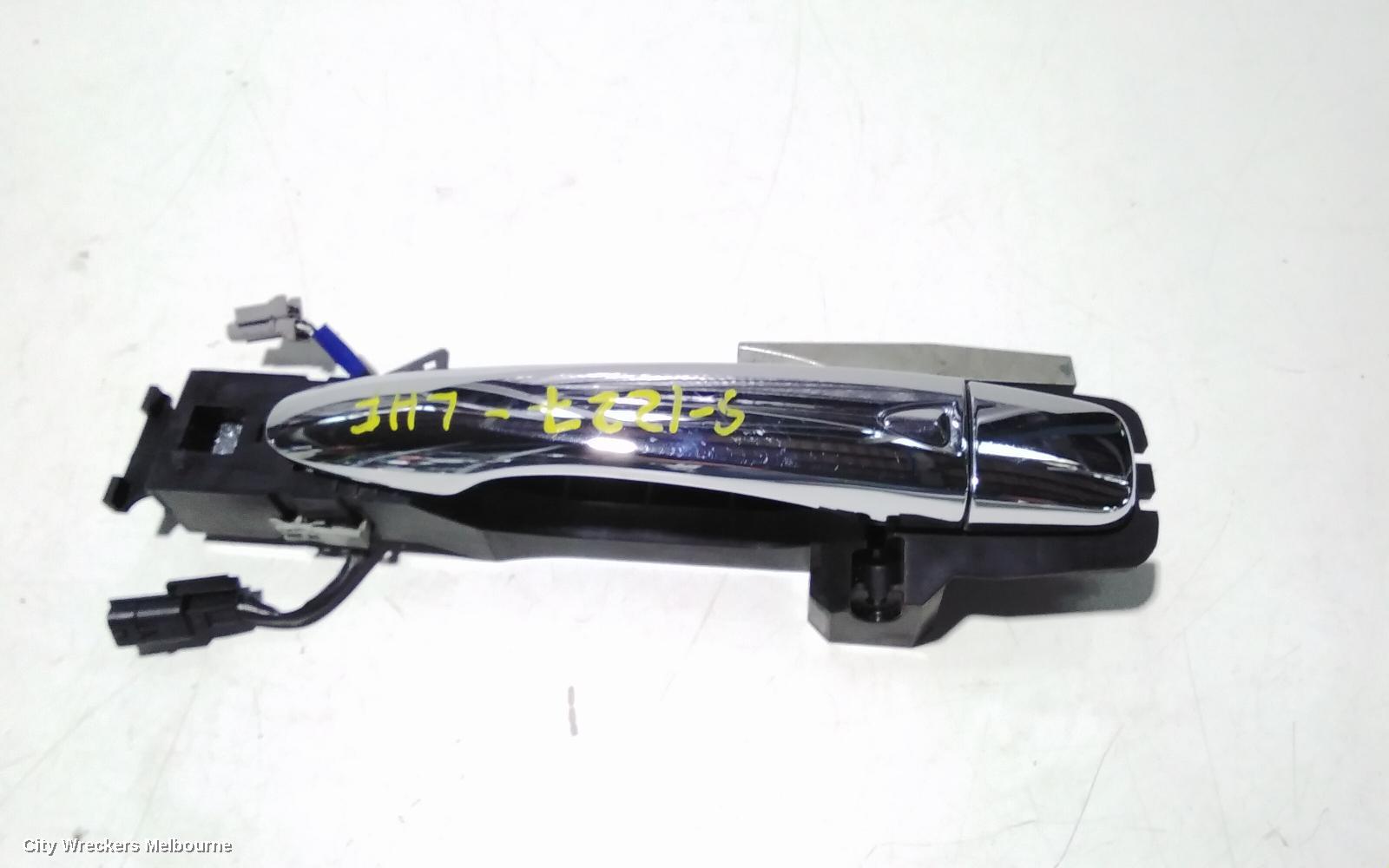 NISSAN NAVARA DOOR HANDLE, NP300, OUTER, LH FRONT, CHROME, 05/2015 ONWARDS - Image 1