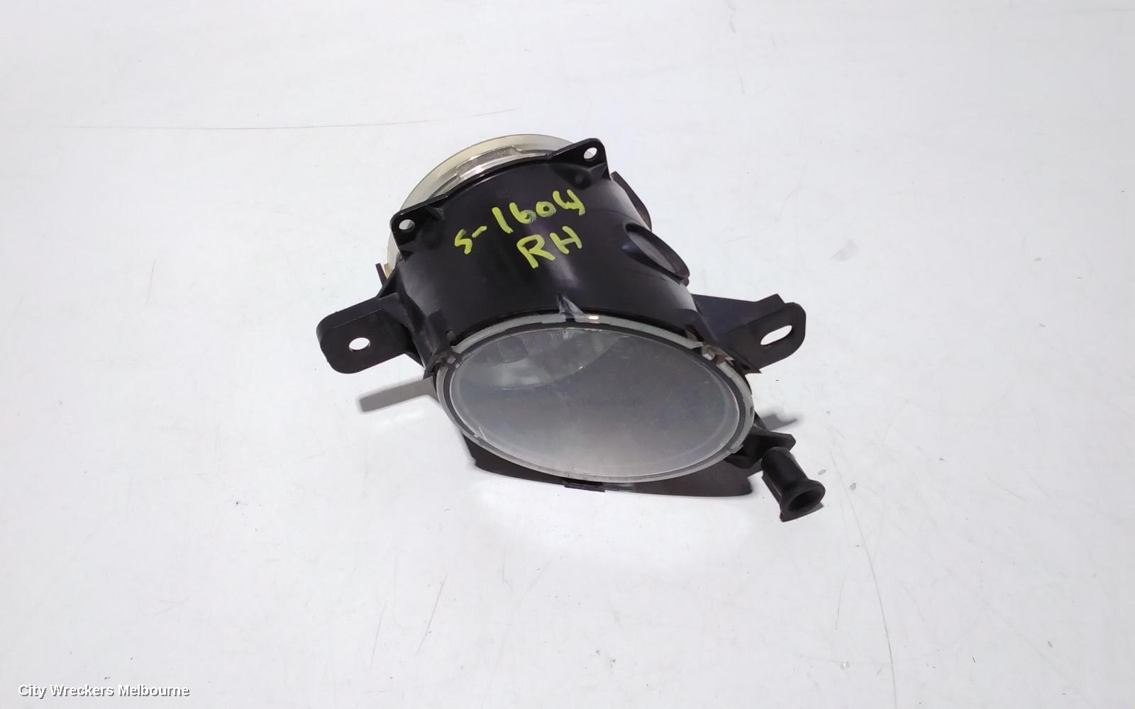 HOLDEN COMMODORE RIGHT INDICATOR/FOG/SIDE, BUMPER FOGLAMP, VF, 05/2013 - 12/2017 - Image 2