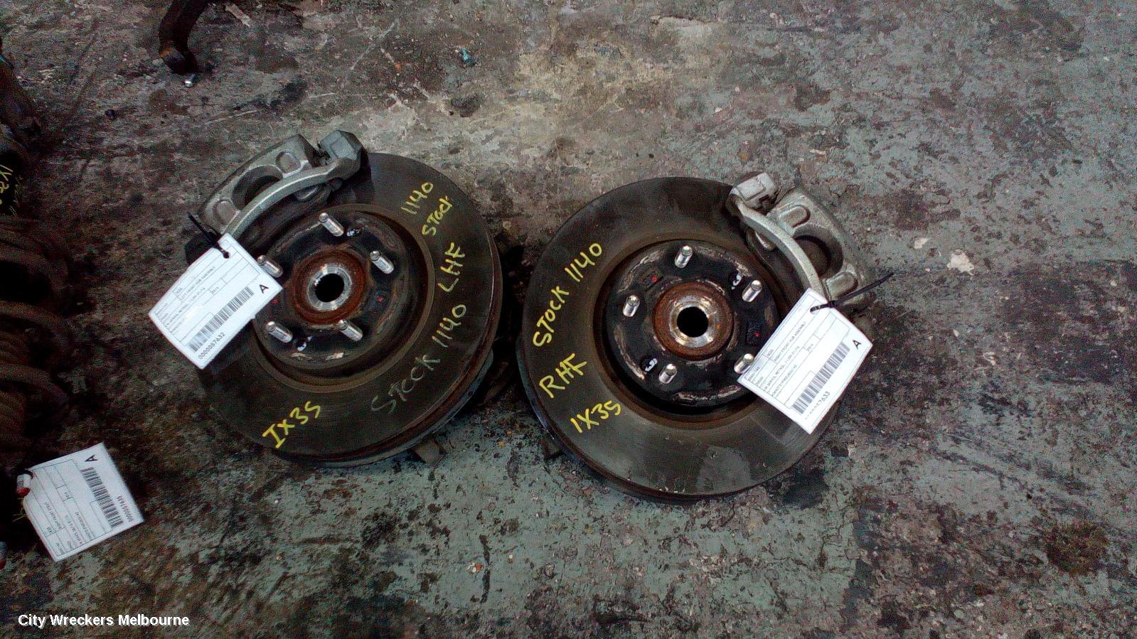 HYUNDAI IX35 RIGHT FRONT HUB ASSEMBLY, LM SERIES, 2WD, PETROL, 11/2009 - 01/2016 - Image 1