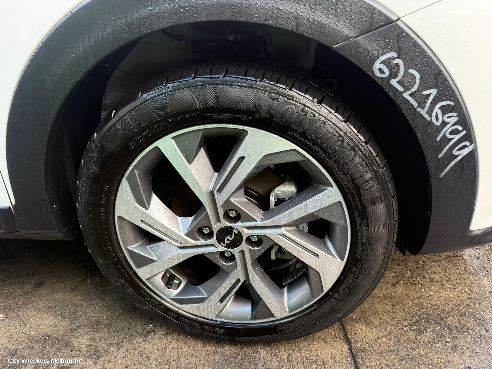 KIA STONIC WHEEL MAG, FACTORY, 17X6IN, 4 Y SPOKE, YB, 08/2020 ONWARDS - Image 1
