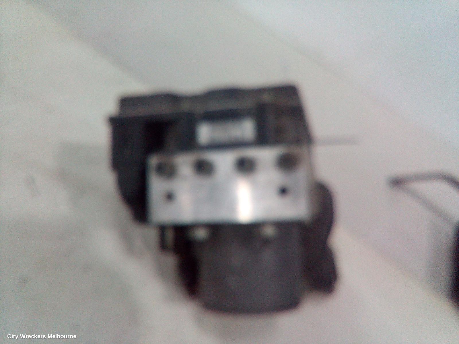 TOYOTA TARAGO ABS PUMP/MODULATOR, ACR50R, P/N 4454028010, 03/2006 - 06/2020 - Image 2