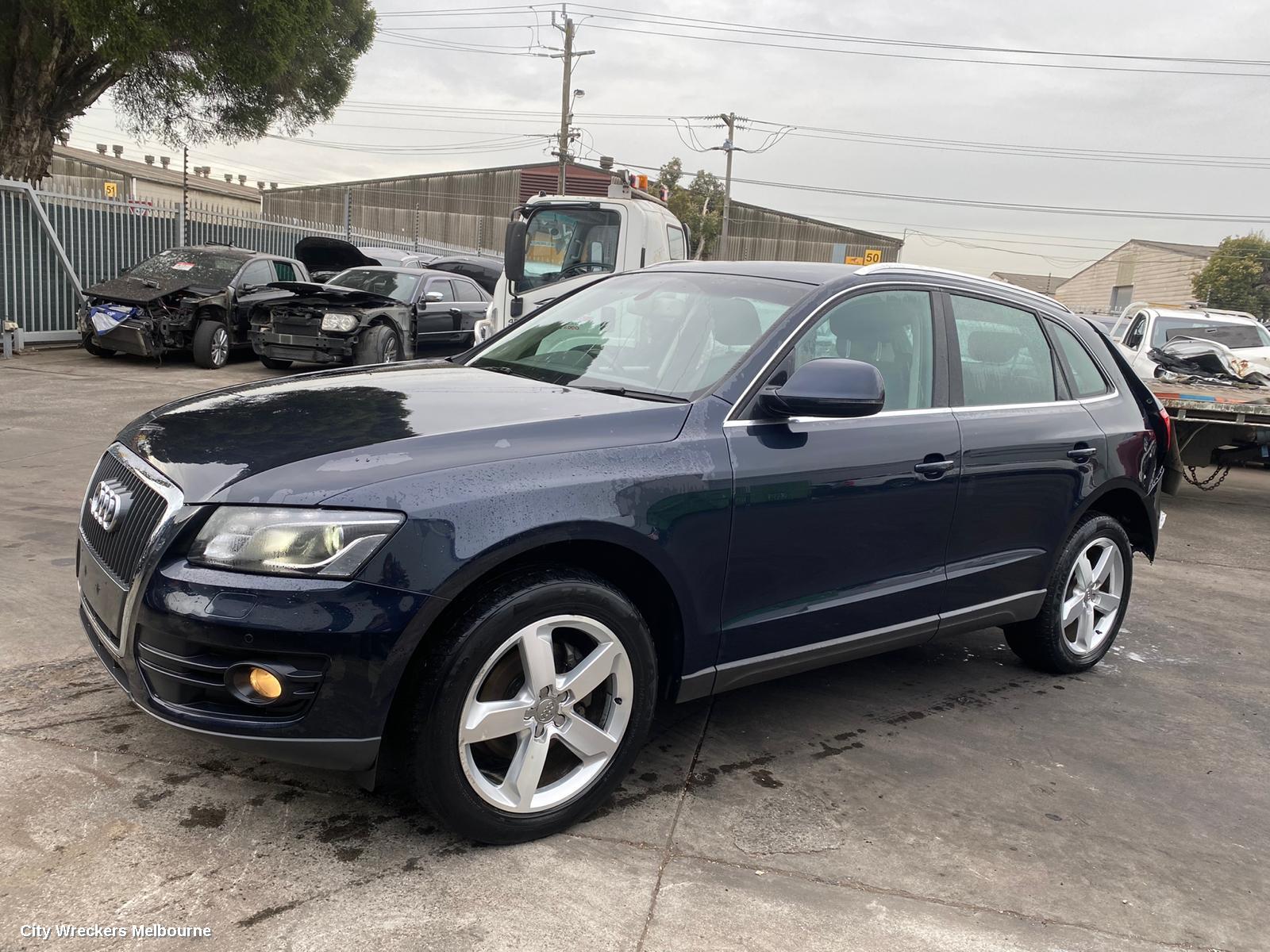 AUDI Q5 RIGHT FRONT DOOR, 8R, 03/2009 - 08/2013 - Image 1