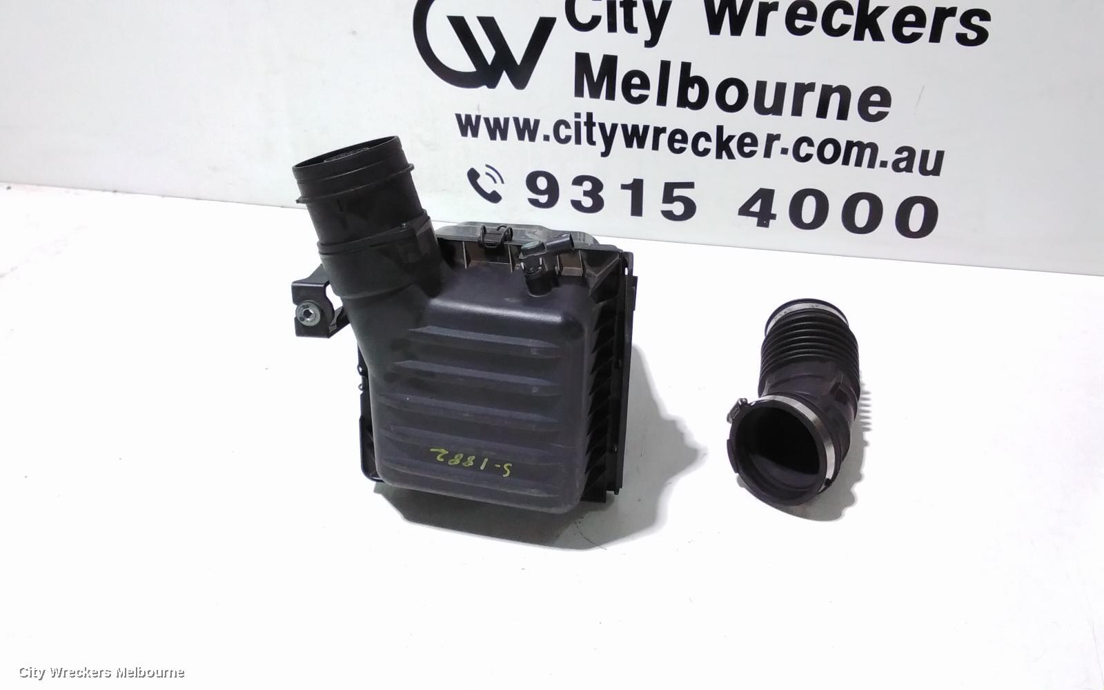 CHRYSLER 300C AIR CLEANER/BOX, AIR CLEANER, 3.0, DIESEL, 06/2006 - 12/2011 - Image 2
