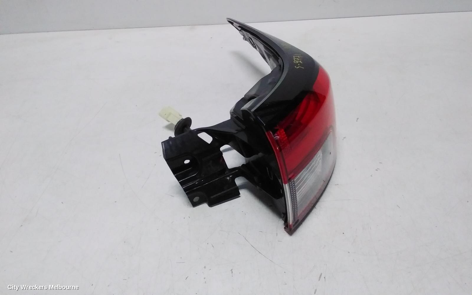 MITSUBISHI OUTLANDER RIGHT TAILLIGHT, ZM, IN BODY, W/ LED TYPE, 08/2021 - 04/2025 - Image 3