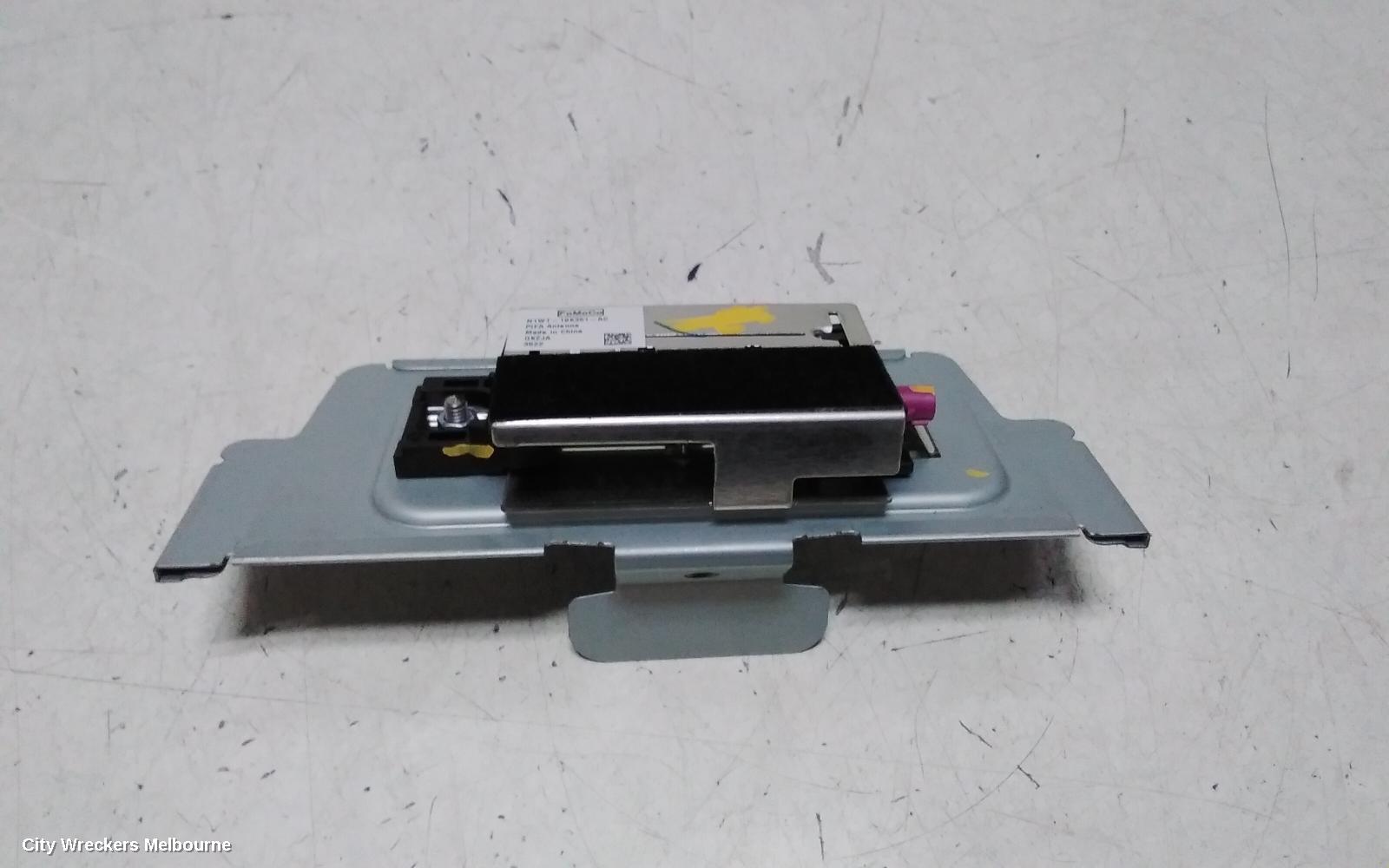 FORD RANGER ECU, RA, ANTENNA AERIAL KEYLESS RECIEVER MODULE, 05/2022 ONWARDS - Image 3