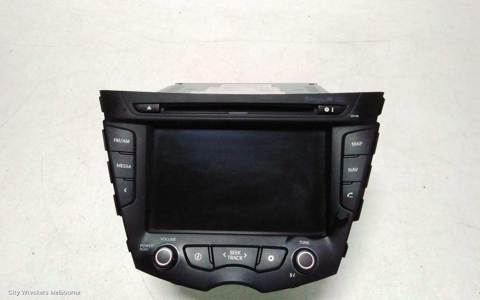 HYUNDAI VELOSTER RADIO/CD/DVD/SAT/TV, TOUCHSCREEN, GPS/NAVIGATION/BLUETOOTH/MP3/AUX W/ CD PLAYER, FS, 12/2011 - 02/2018 - Image 3