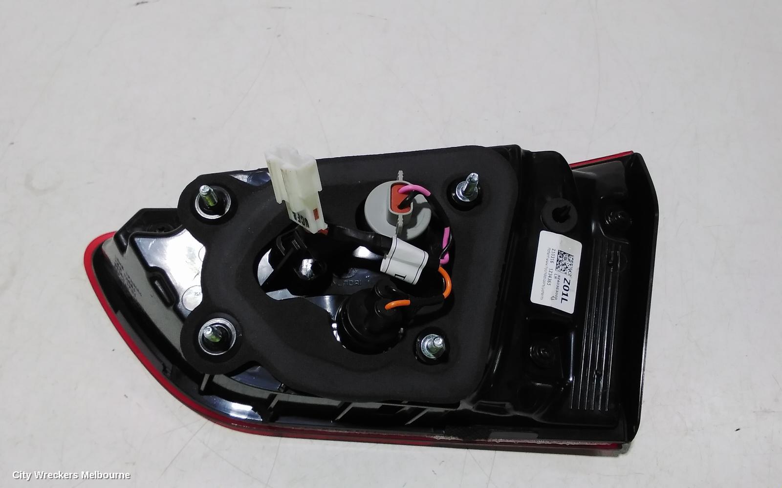 HYUNDAI I30 REAR GARNISH, TAILGATE LAMP (RH SIDE), STANDARD, NON LED TYPE, PD, 03/2017 ONWARDS - Image 3