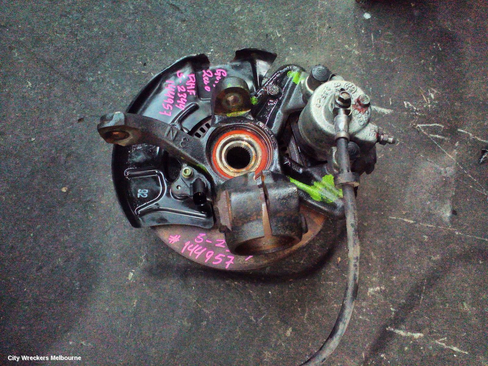 VOLKSWAGEN GOLF RIGHT FRONT HUB ASSEMBLY, 1.6 ENG TYPE- ABS TYPE 09/1998 - 04/2004 - Image 3