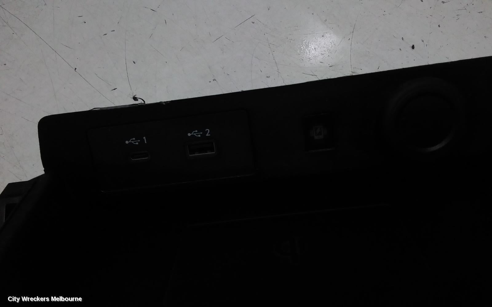 MITSUBISHI OUTLANDER, ZM, WIRELESS CHARGING PAD (IN FRONT OF CENTRE CONSOLE), 08/2021 ONWARDS, WC500M-NM / 283426RACB: 145032 - Image 3