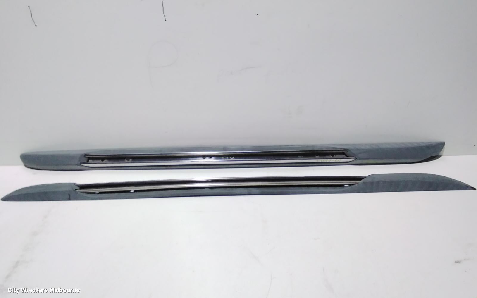 JEEP GRANDCHEROKEE ROOF RAIL, WK, 10/2010 - 02/2022 - Image 1