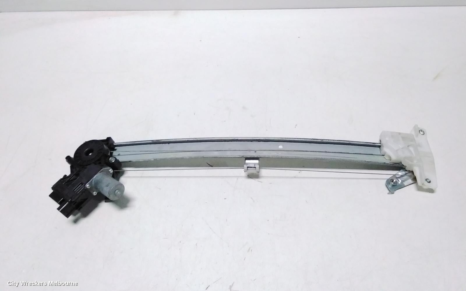 SUBARU FORESTER RIGHT FRONT WINDOW REG/MOTOR, SK, 08/2018 - 11/2024 - Image 2