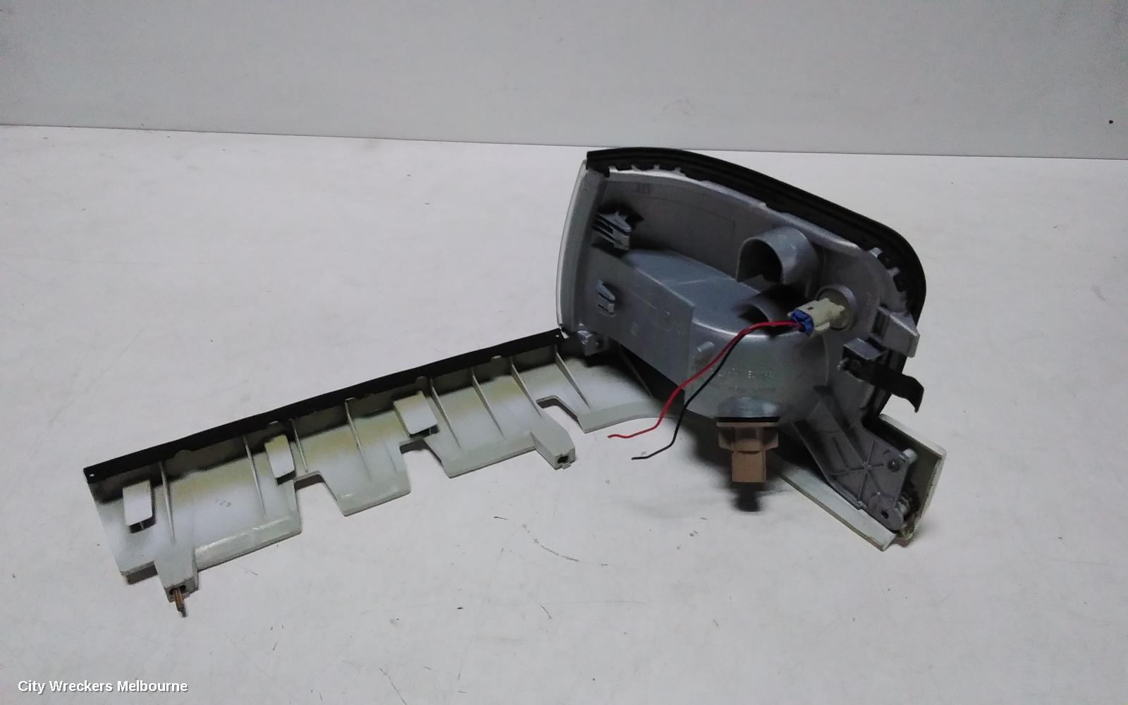 MITSUBISHI L300 RIGHT INDICATOR/FOG/SIDE, CORNER LAMP, L400 WA, EXPRESS & STARWAGON, 06/1997 ONWARDS - Image 3
