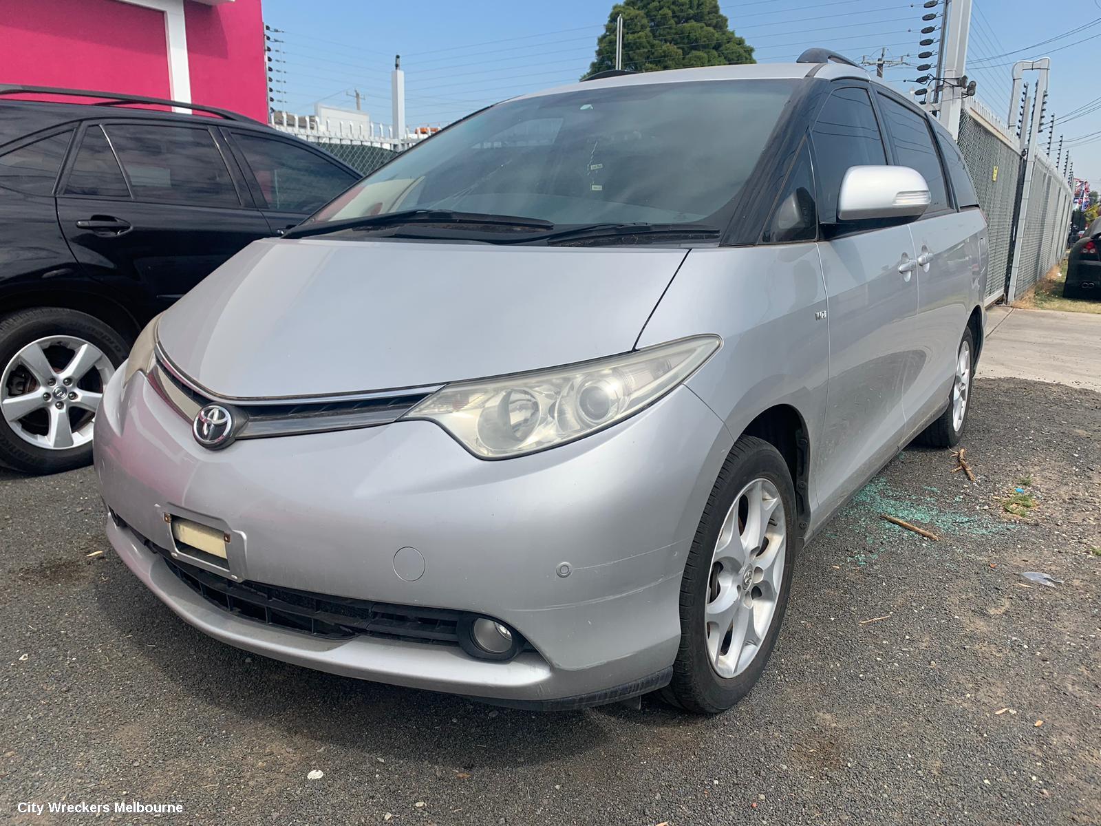 TOYOTA TARAGO REAR GARNISH, TAILGATE LAMP (LH SIDE), ACR50R, 03/2006 - 12/2008 - Image 1