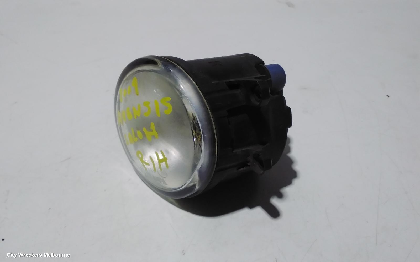 TOYOTA AVENSIS RIGHT INDICATOR/FOG/SIDE, BUMPER FOGLAMP, ACM21R, 12/2003 - 12/2010 - Image 1