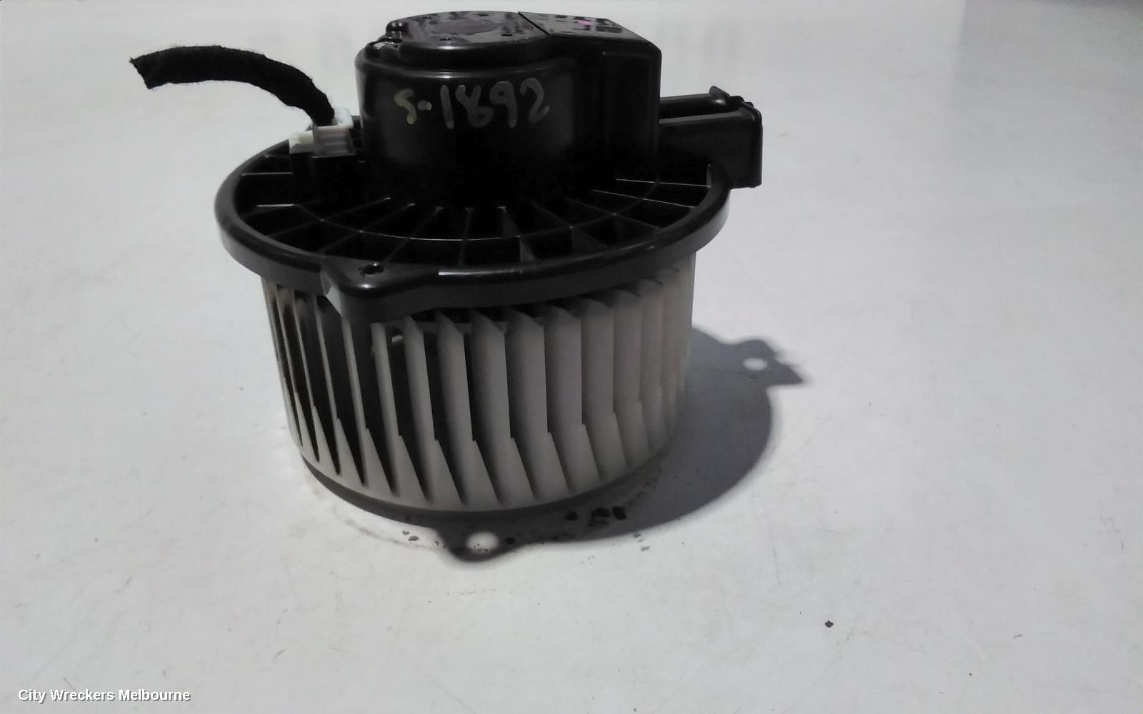 HOLDEN COMMODORE HEATER FAN MOTOR, VF, 05/2013 - 12/2017 - Image 3