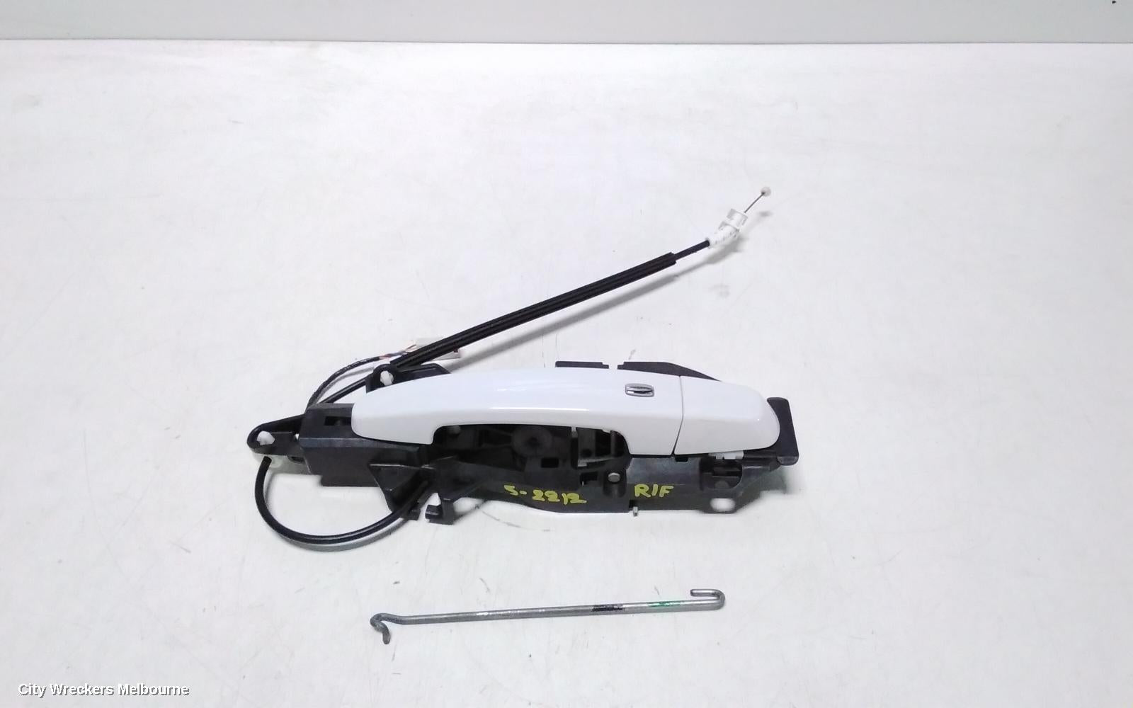 HOLDEN EQUINOX DOOR HANDLE, OUTER, RH FRONT, LS/LT, EQ, 09/2017 - 12/2020 - Image 2