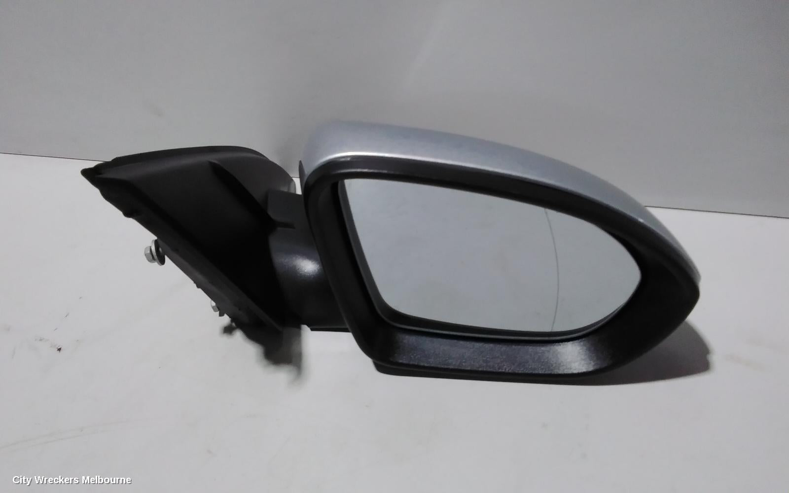 HOLDEN COMMODORE RIGHT DOOR MIRROR, ZB, LT, MANUAL FOLDING, NON MEMORY TYPE, 10/2017 - 12/2020 - Image 2