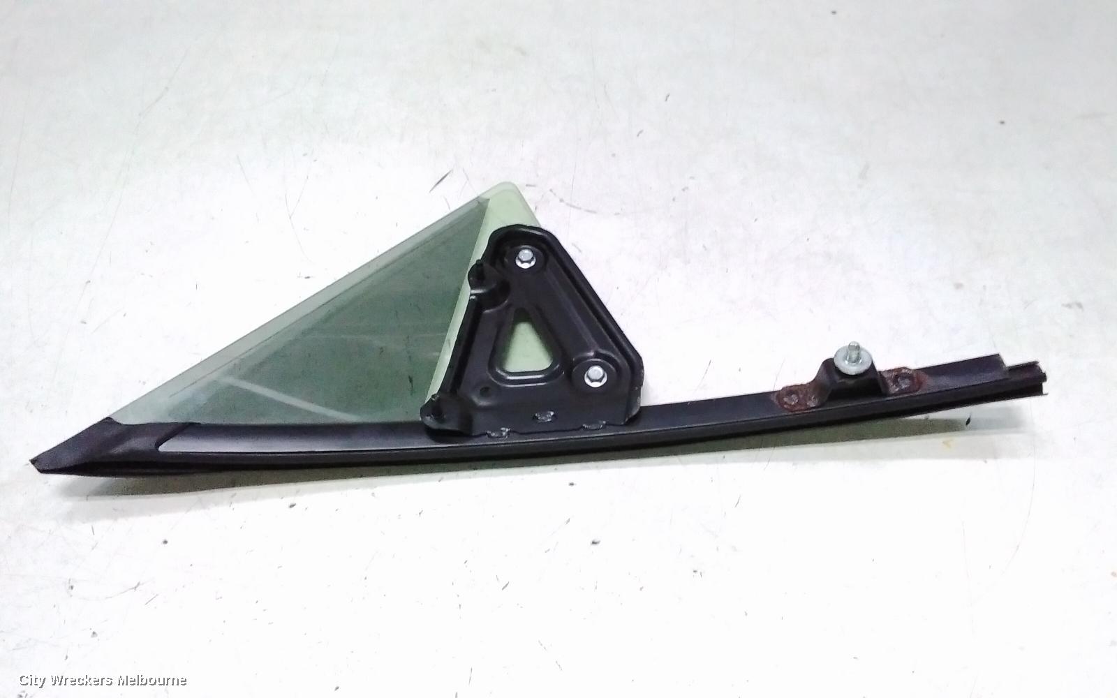 TOYOTA 86 LEFT FRONT 1/4 DOOR GLASS - Image 3