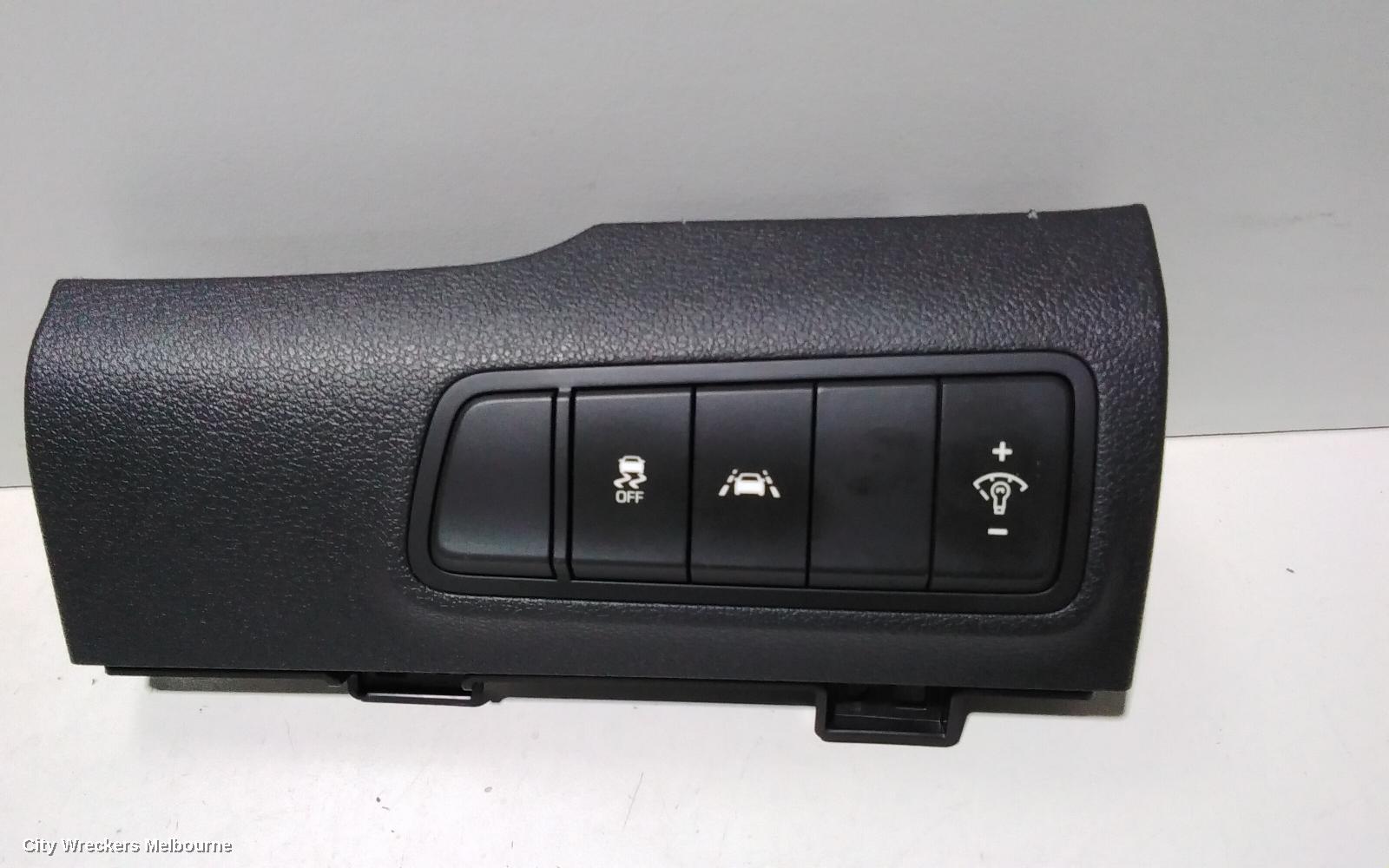 HYUNDAI TUCSON, TL, 06/2015 - 01/2021, RIGHT DASH CONTROL PANEL: 79746 - Image 2