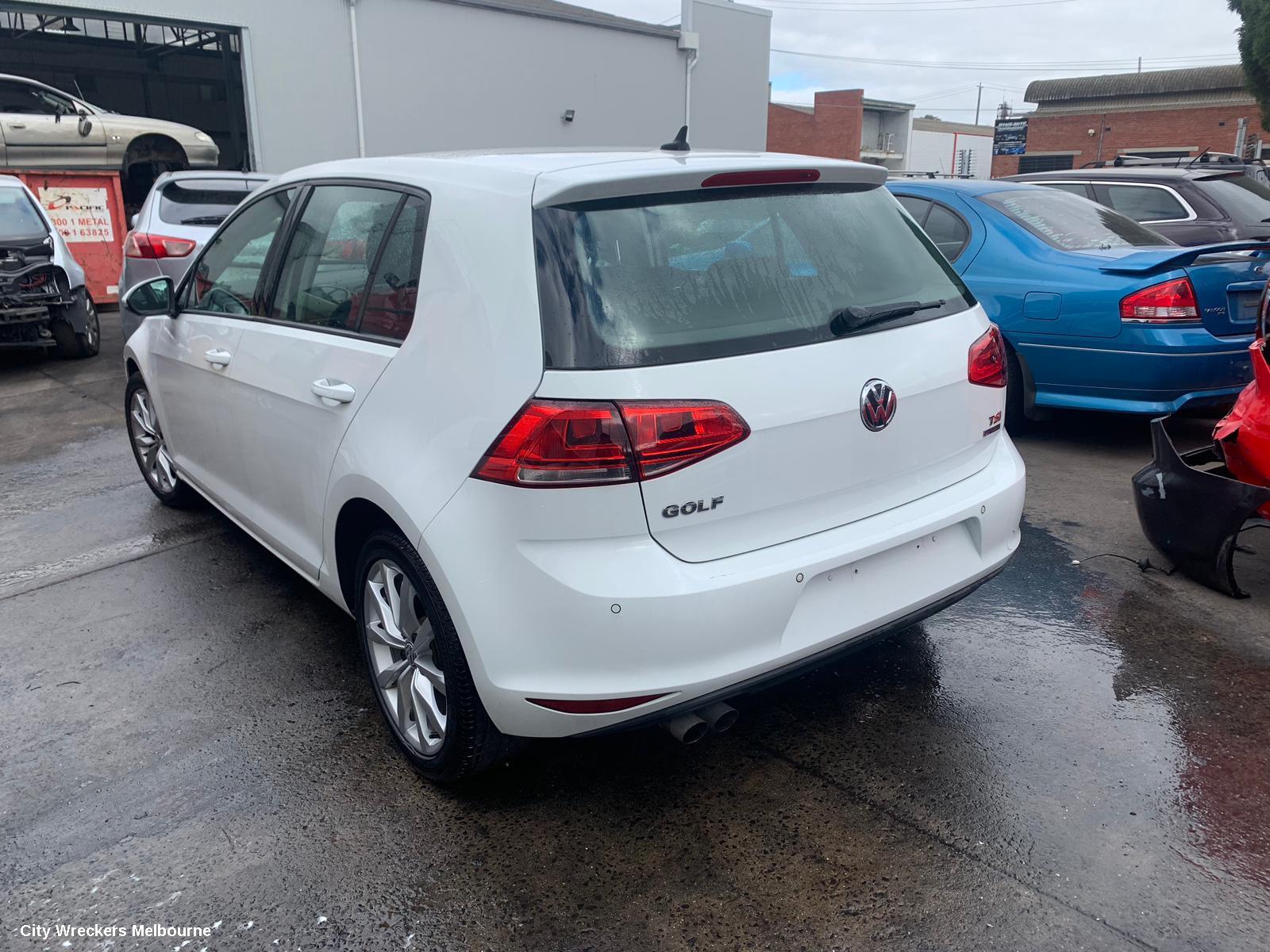 VOLKSWAGEN GOLF RIGHT TAILLIGHT, GEN 7, HATCH, STANDARD, TRENDLINE/COMFORTLINE, NON LED TYPE, NON TINTED TYPE, 03/2013 - 03/2017 - Image 3