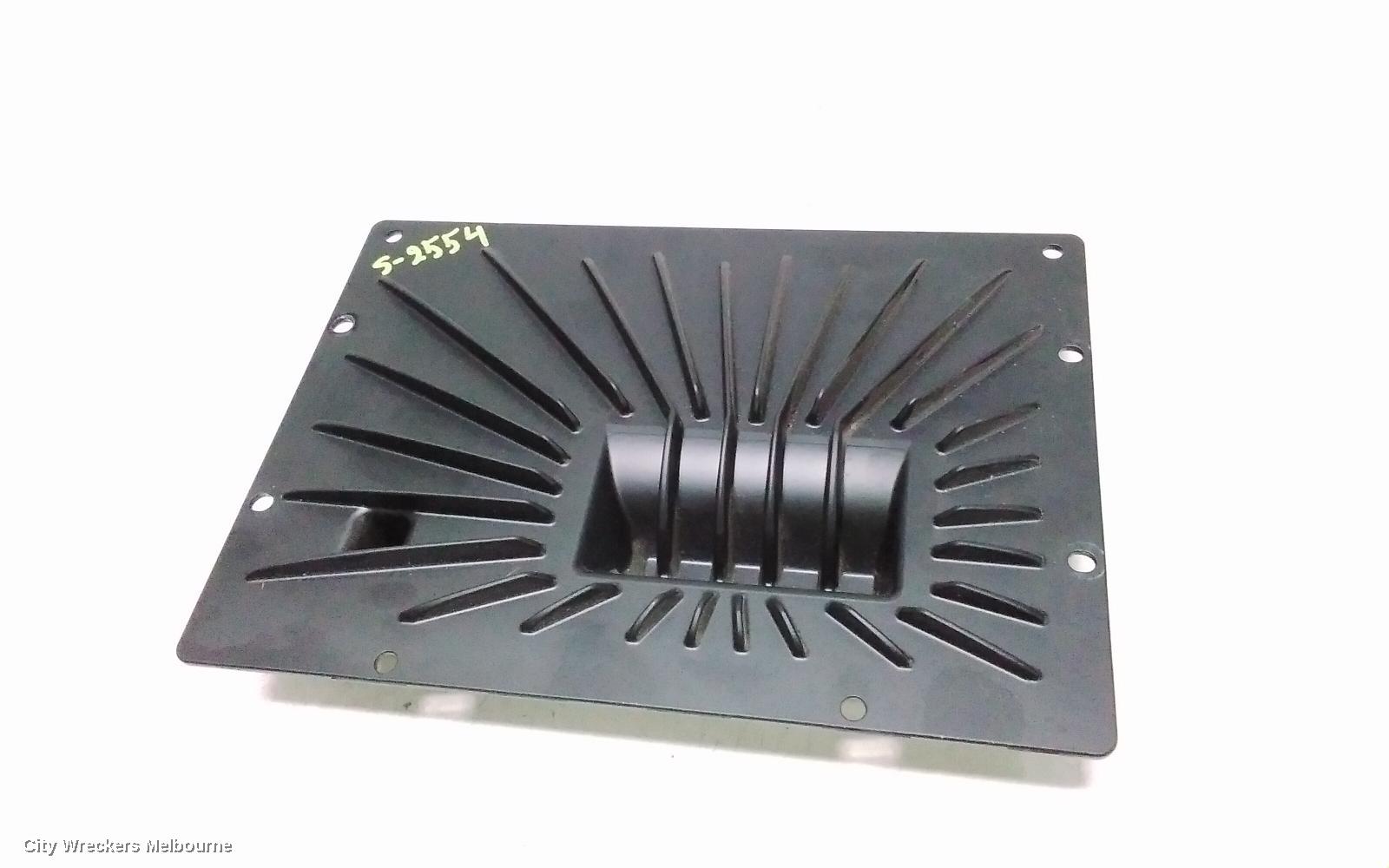 LAND ROVER FREELANDER RADIO/CD/DVD/SAT/TV, AMPLIFIER, HILINE SOUND, 600W, LF2, 06/2007 - 12/2014 - Image 2
