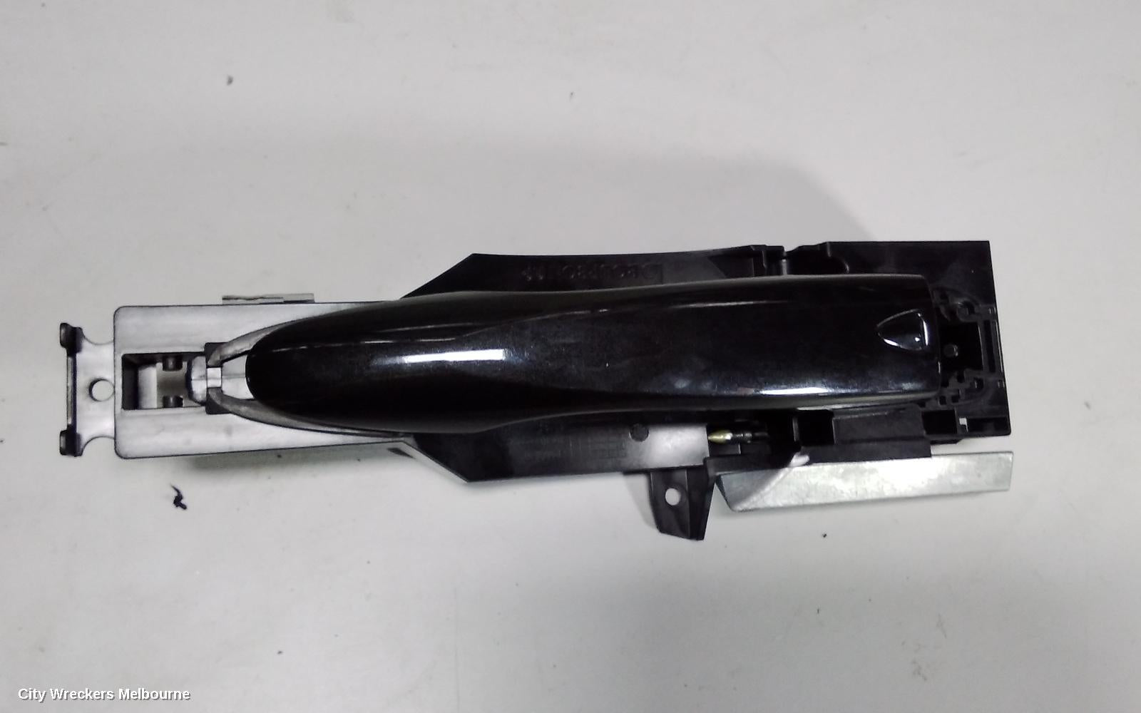 NISSAN QASHQAI DOOR HANDLE, LH FRONT, OUTER, J11, 06/2014 - 07/2021 - Image 1