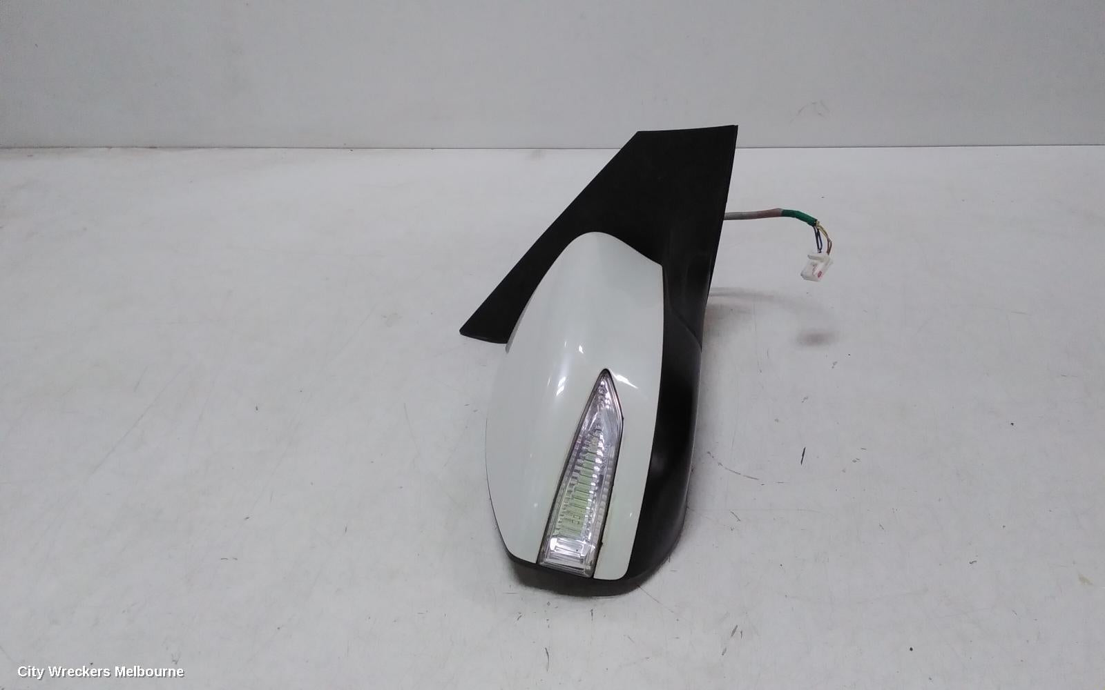 NISSAN PULSAR RIGHT DOOR MIRROR, B17, SEDAN, MANUAL FOLD TYPE, 12/2012 - 12/2017 - Image 3