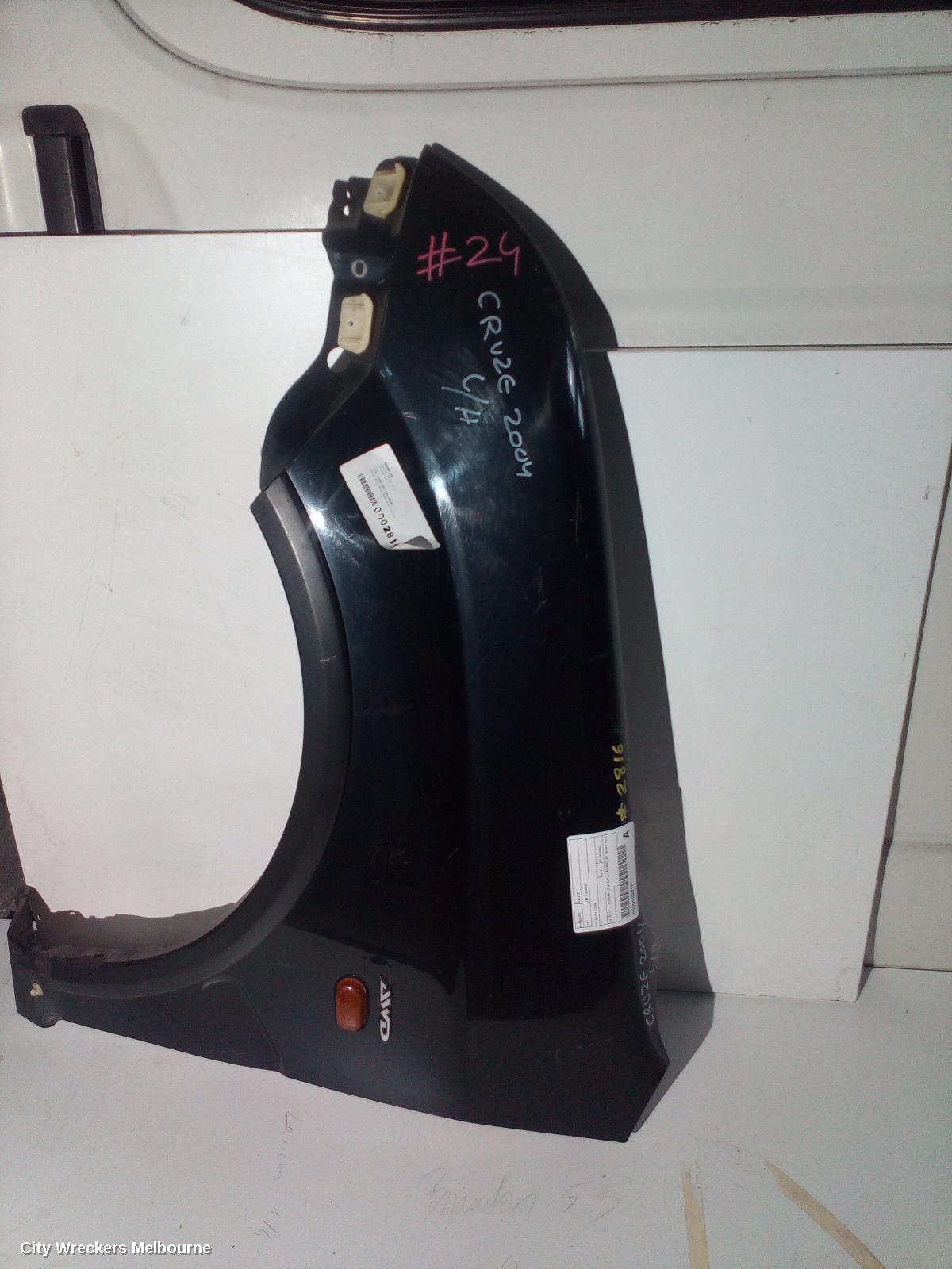 HOLDEN CRUZE LEFT GUARD, YG, 06/2002 - 12/2006 - Image 1