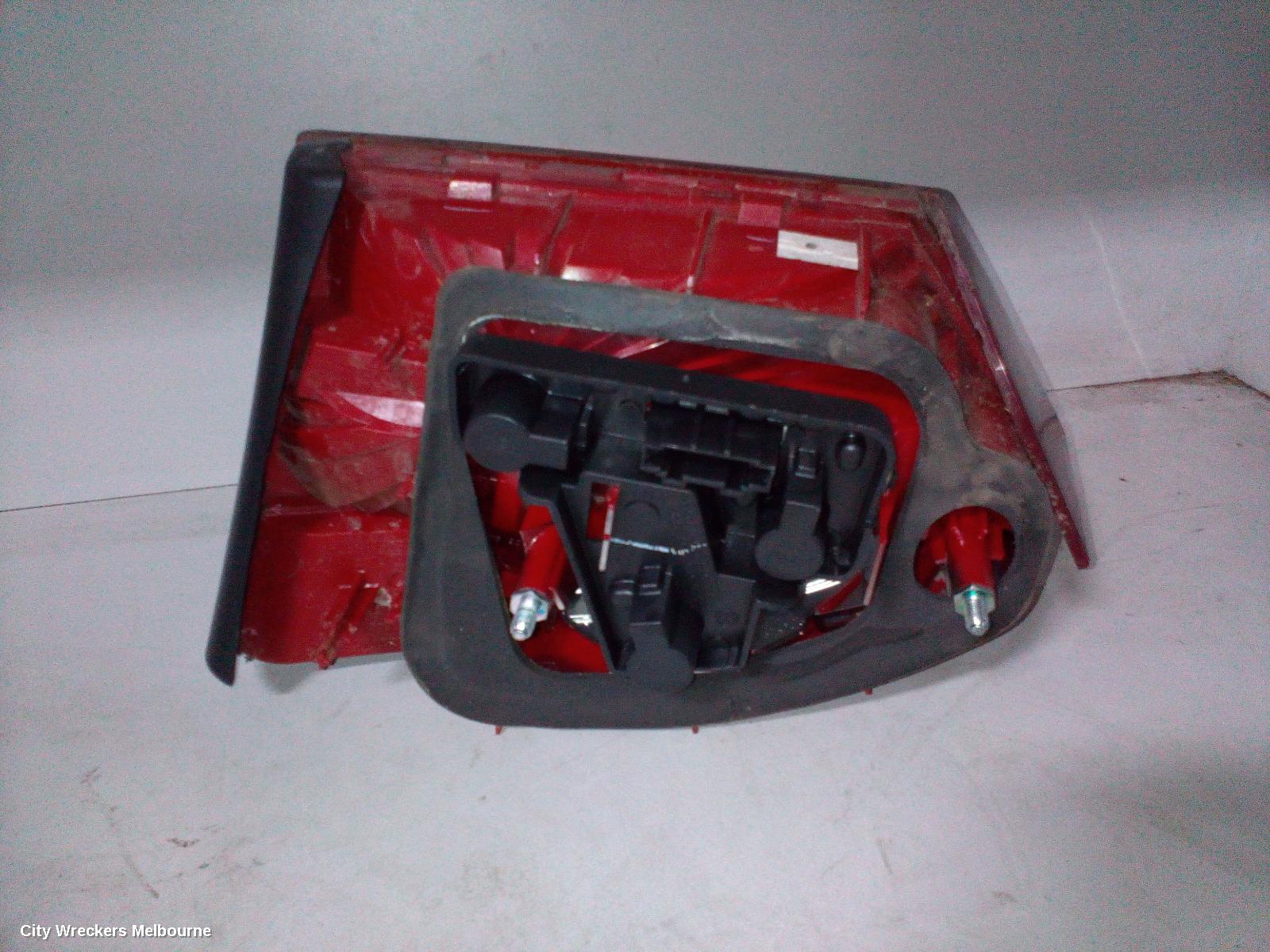 VOLKSWAGEN JETTA REAR GARNISH, BOOTLID LAMP (LH SIDE), 1B, 02/2011 - 10/2014 - Image 2