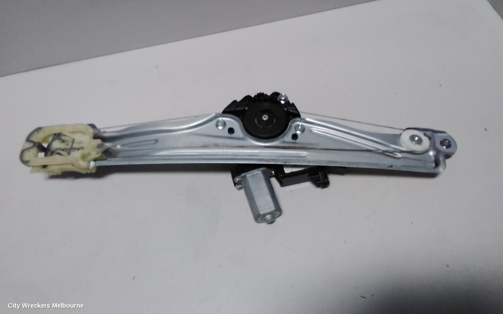 HOLDEN COMMODORE RIGHT REAR WND REG/MOTOR, ZB, 10/2017 - 12/2020 - Image 3